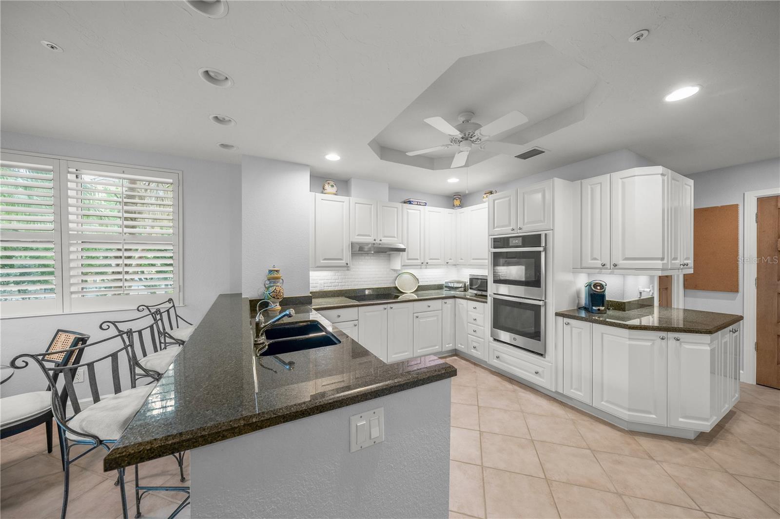 Image 12 of 62 For 2165 Gulf Of Mexico Drive 114