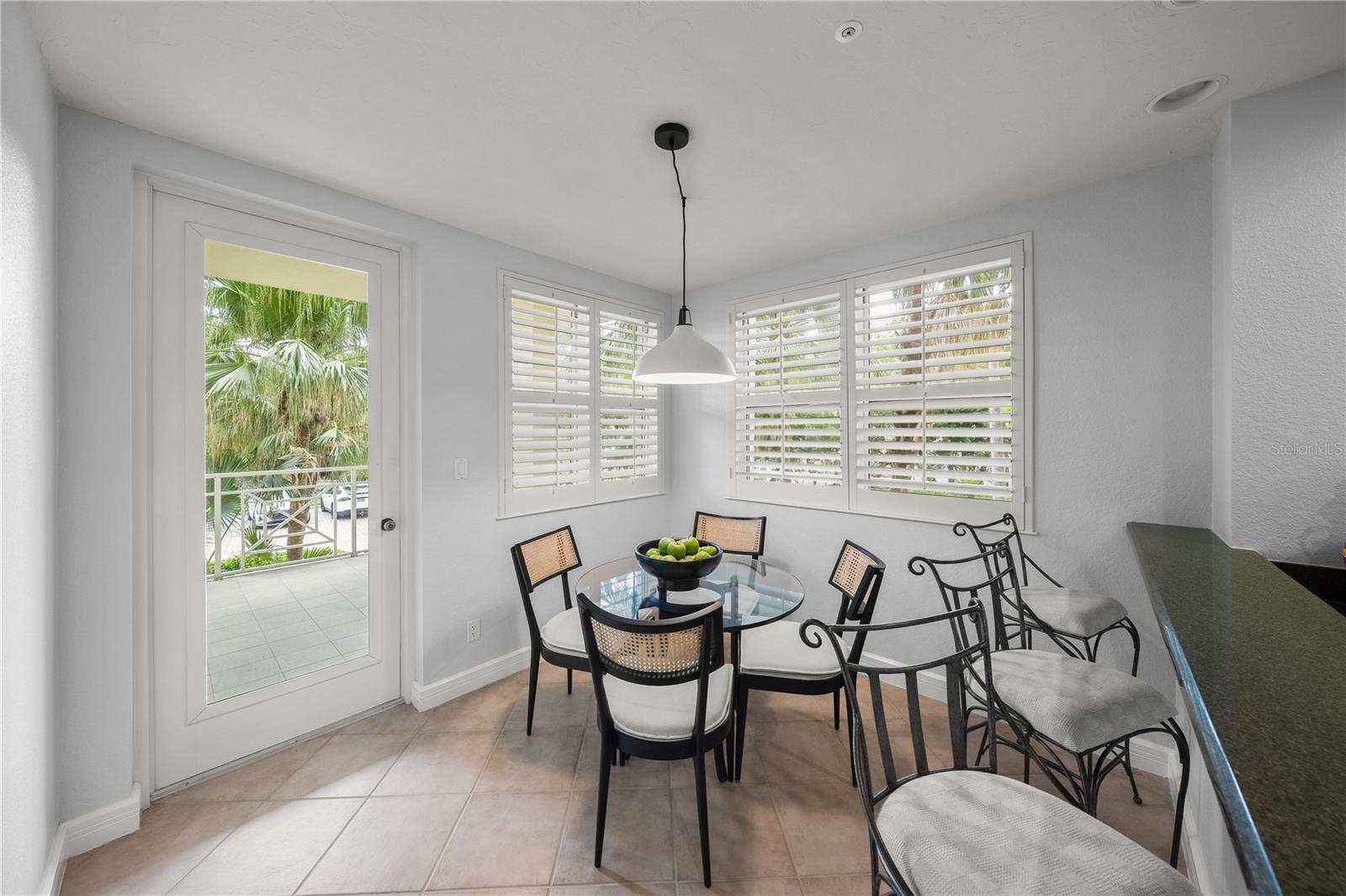 Image 14 of 62 For 2165 Gulf Of Mexico Drive 114