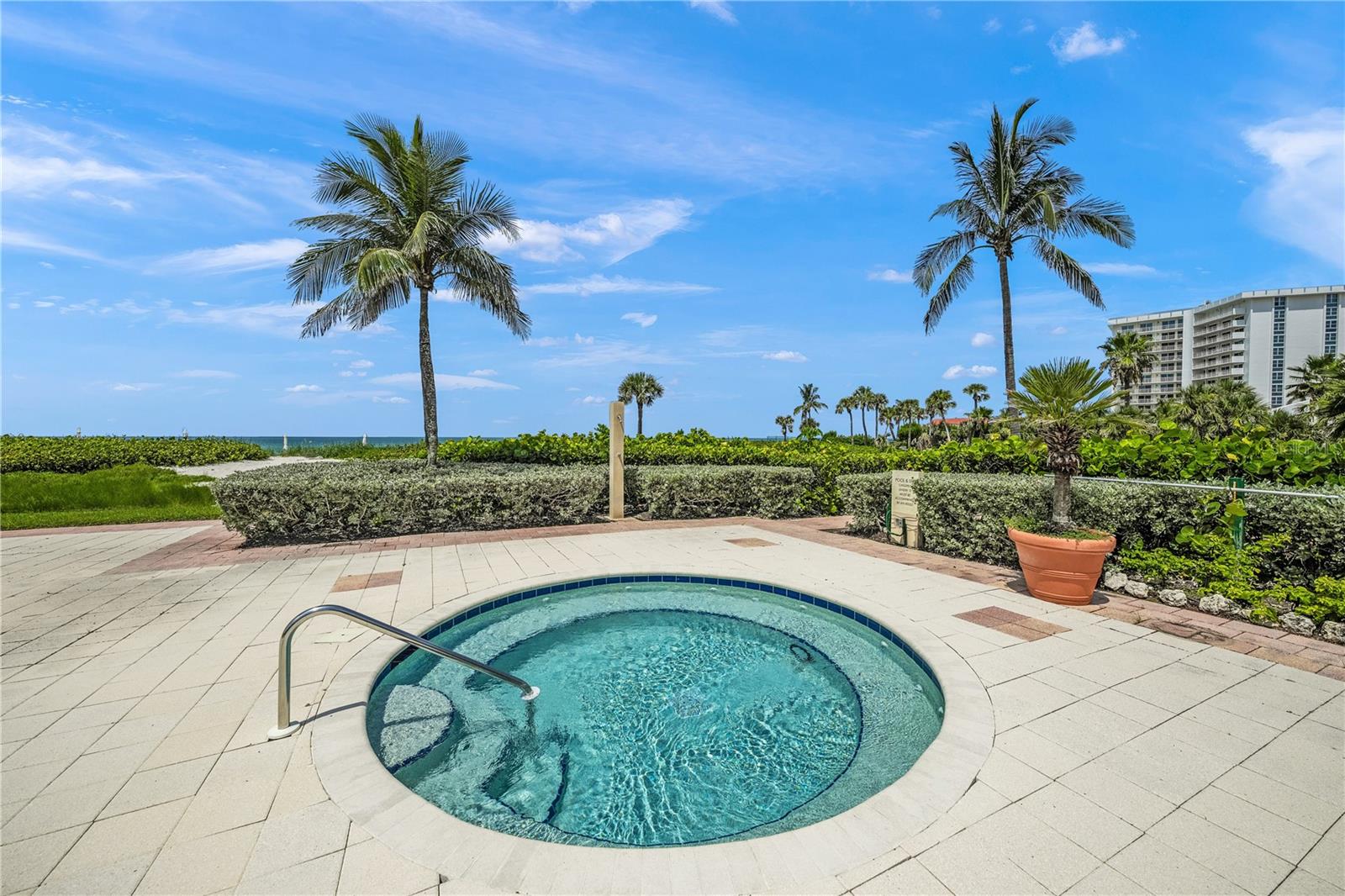 Image 40 of 62 For 2165 Gulf Of Mexico Drive 114
