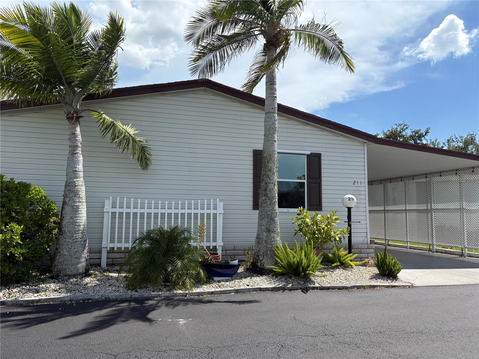 Details for 5707 45th Street E 211, BRADENTON, FL 34203