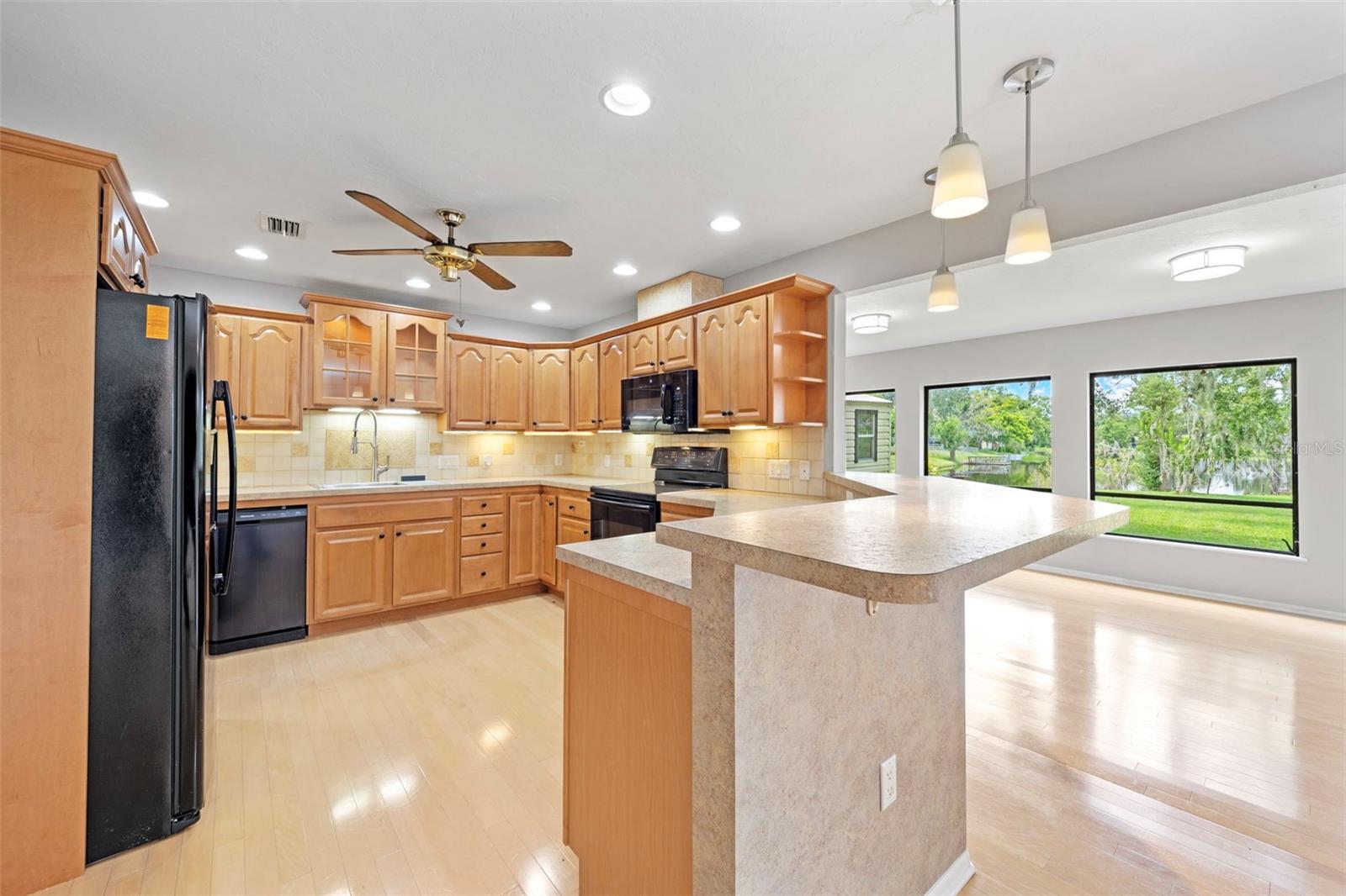 Image 10 of 56 For 8006 Oak Drive