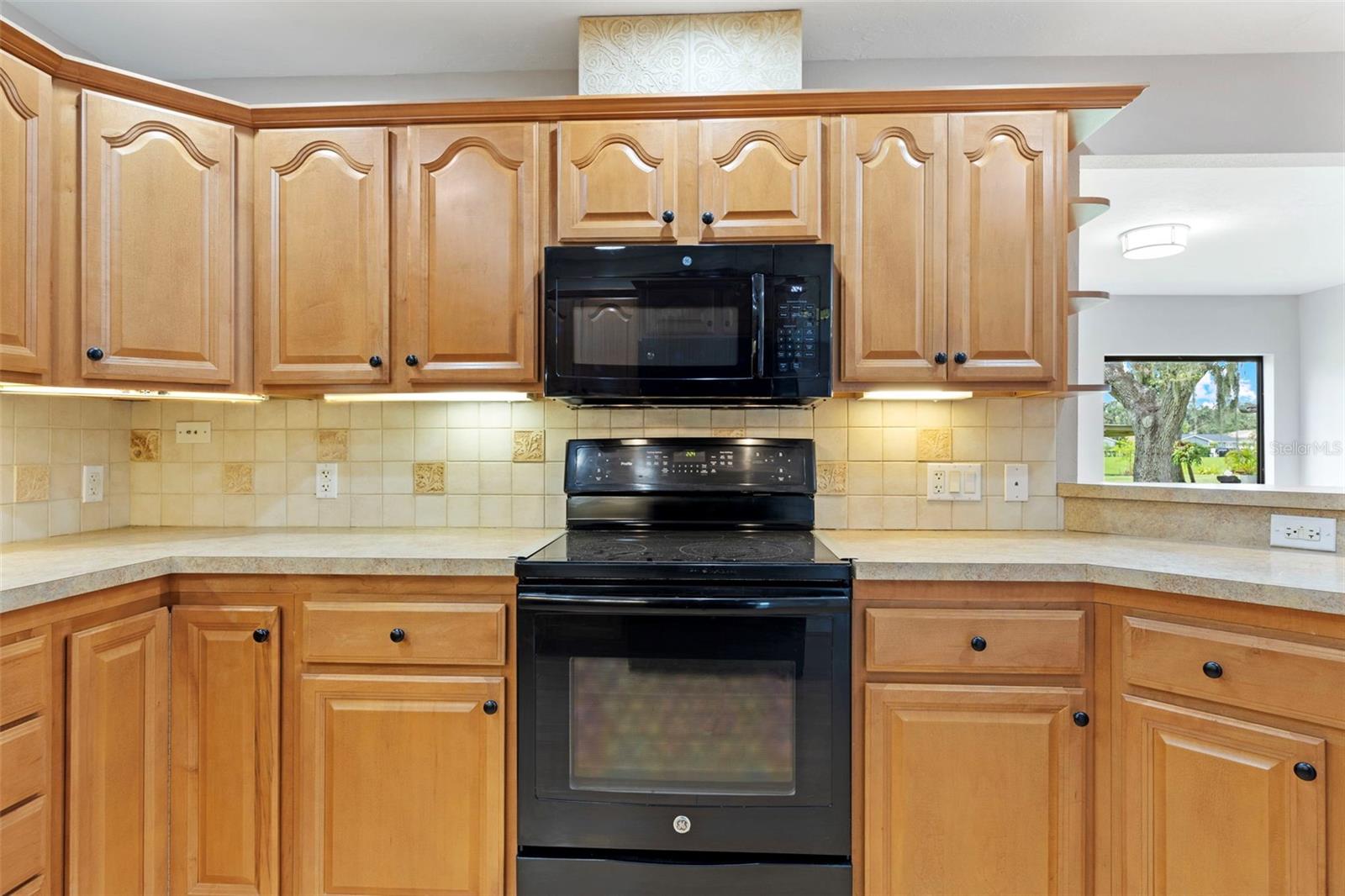 Image 12 of 56 For 8006 Oak Drive