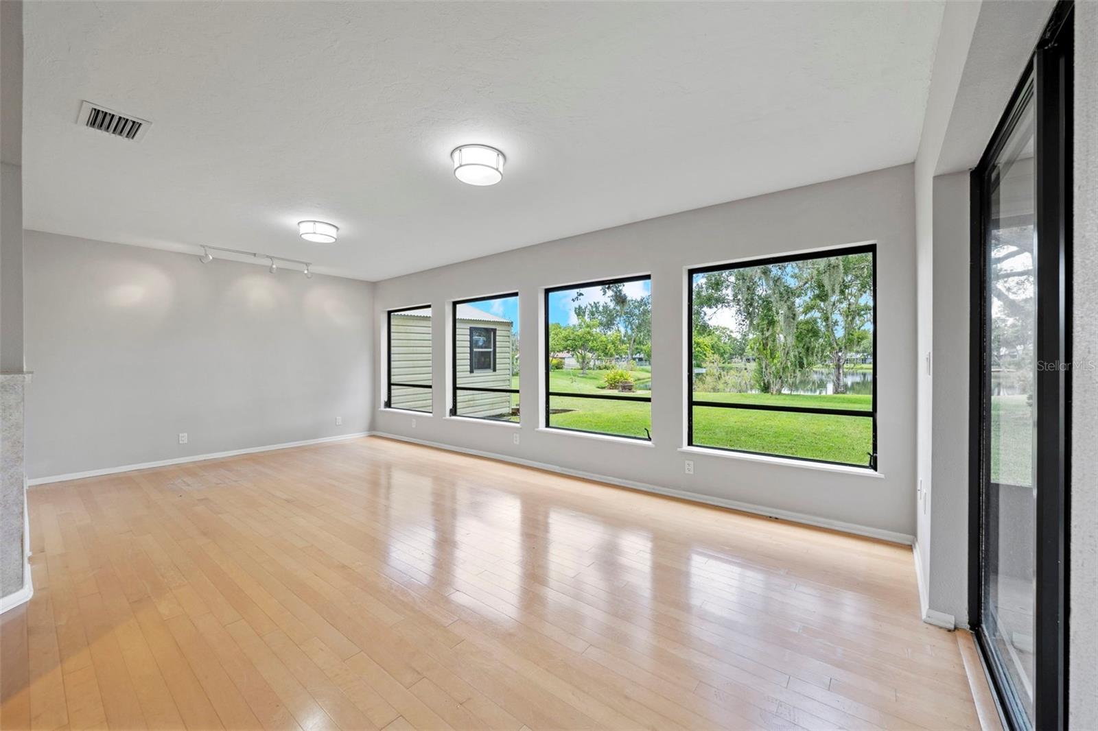 Image 14 of 56 For 8006 Oak Drive