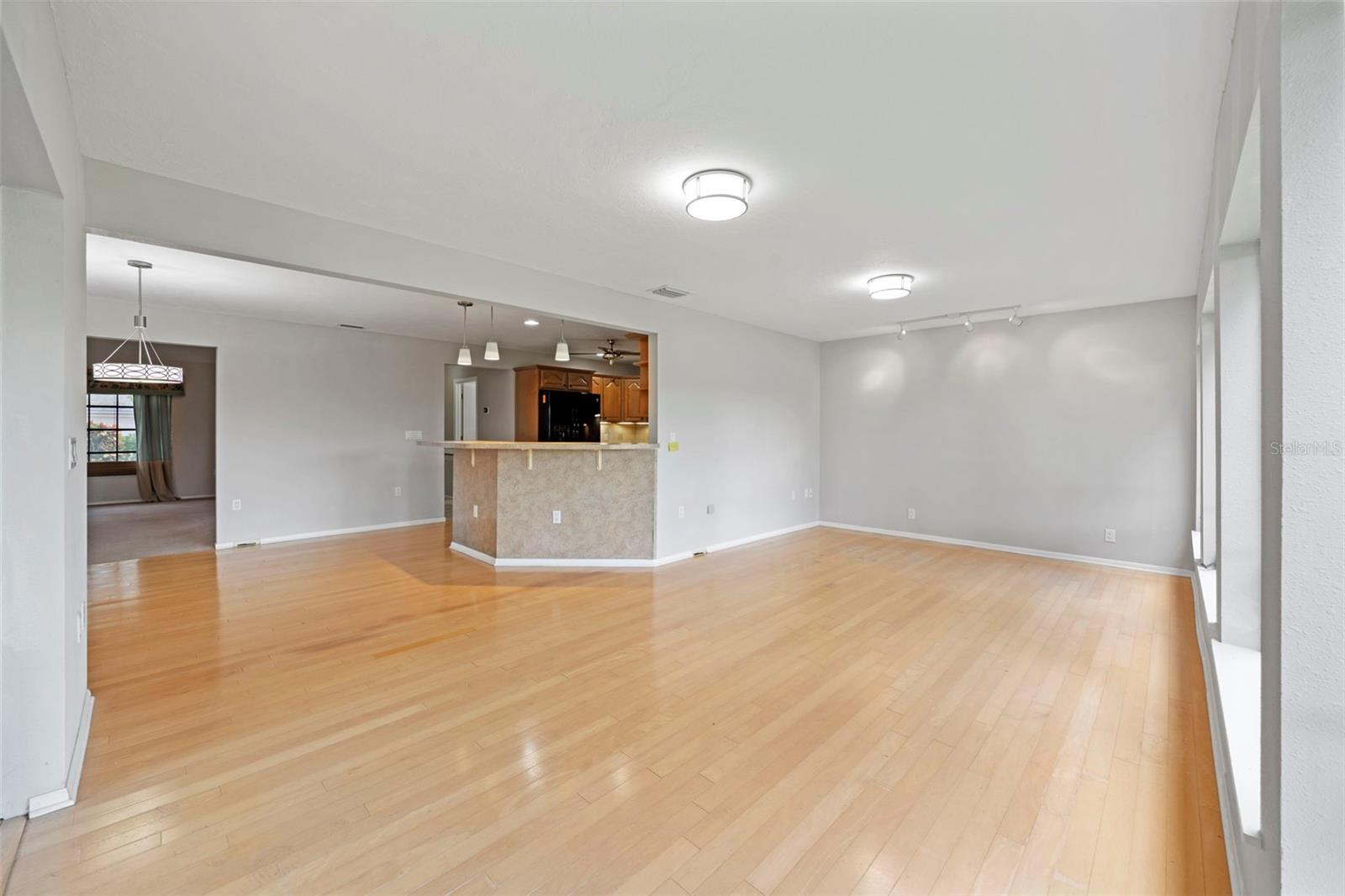 Image 15 of 56 For 8006 Oak Drive