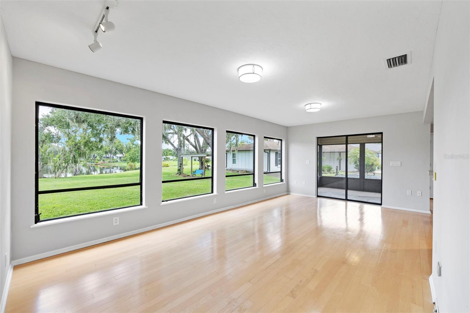 Image 17 of 56 For 8006 Oak Drive