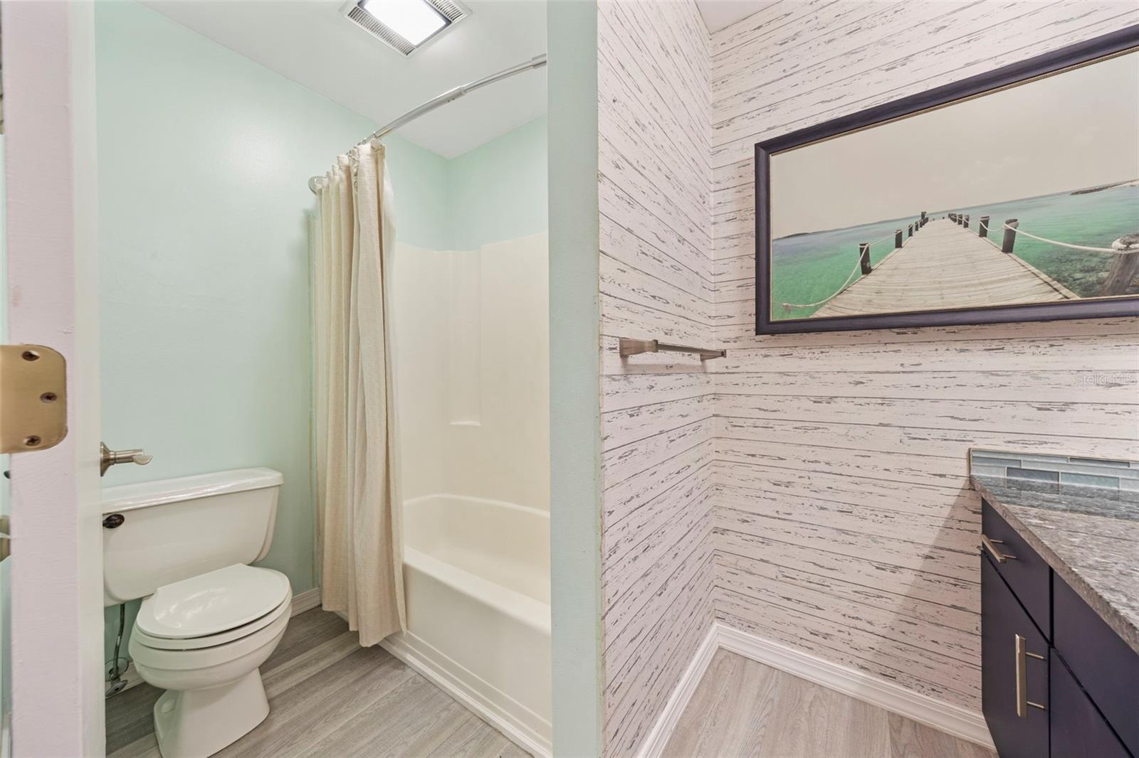 Image 20 of 56 For 8006 Oak Drive