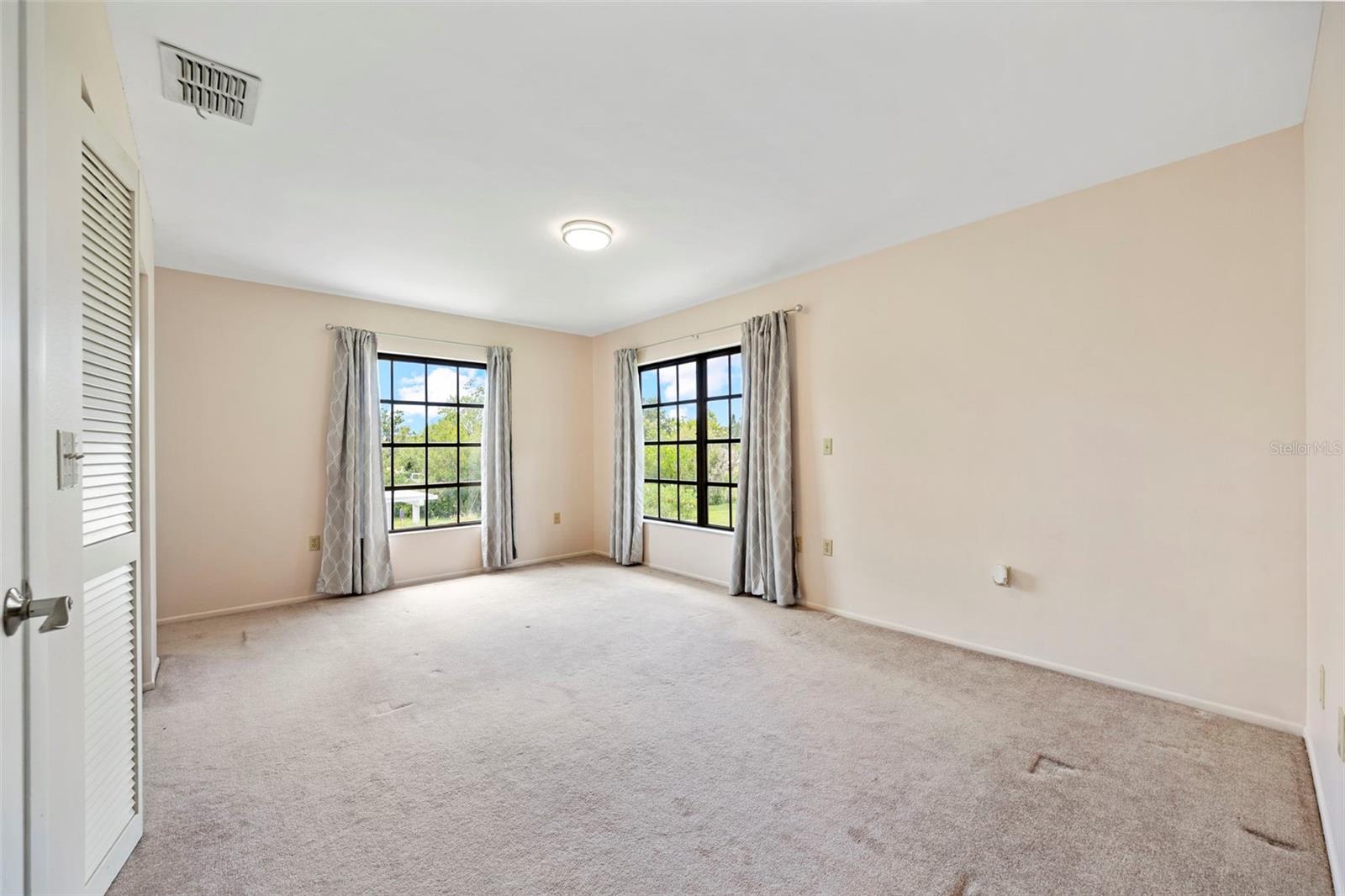 Image 21 of 56 For 8006 Oak Drive
