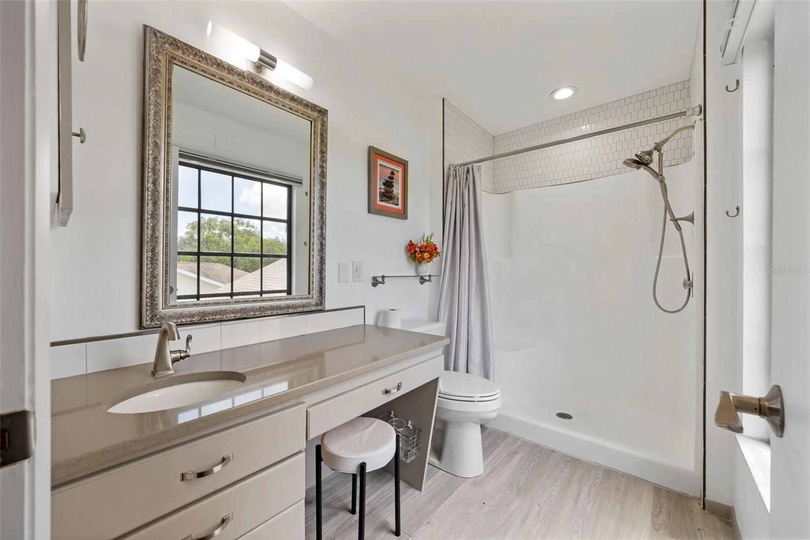 Image 24 of 56 For 8006 Oak Drive