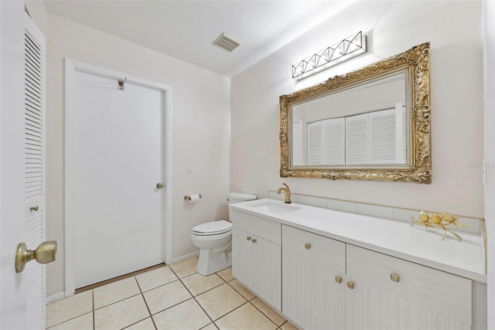 Image 31 of 56 For 8006 Oak Drive