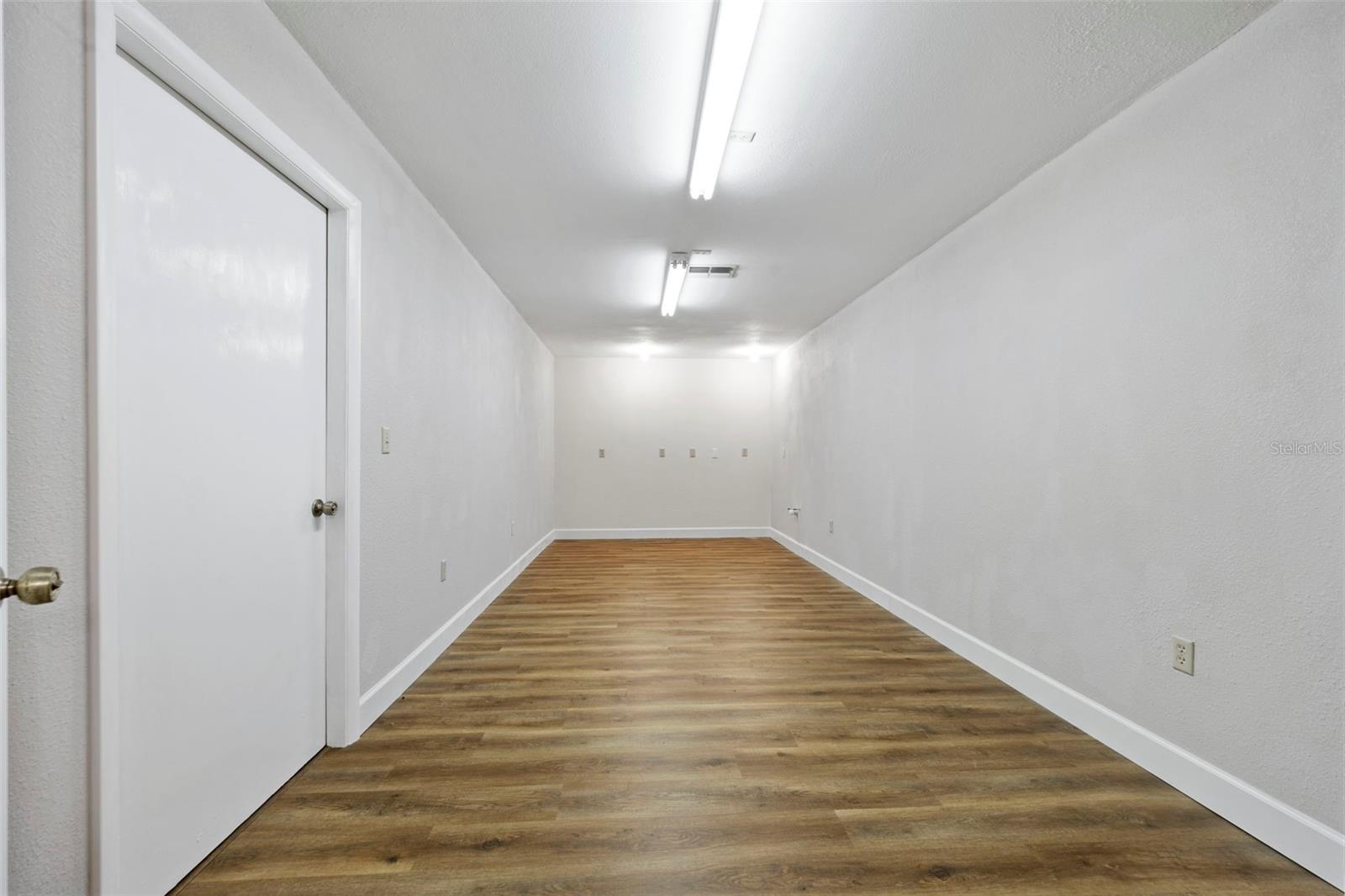 Image 33 of 56 For 8006 Oak Drive