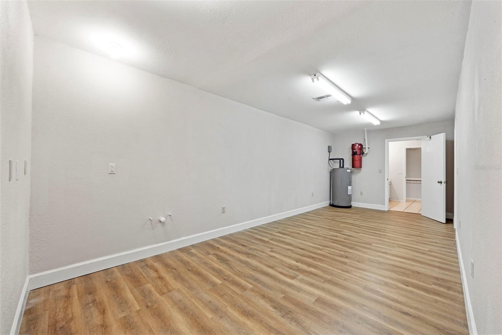 Image 34 of 56 For 8006 Oak Drive