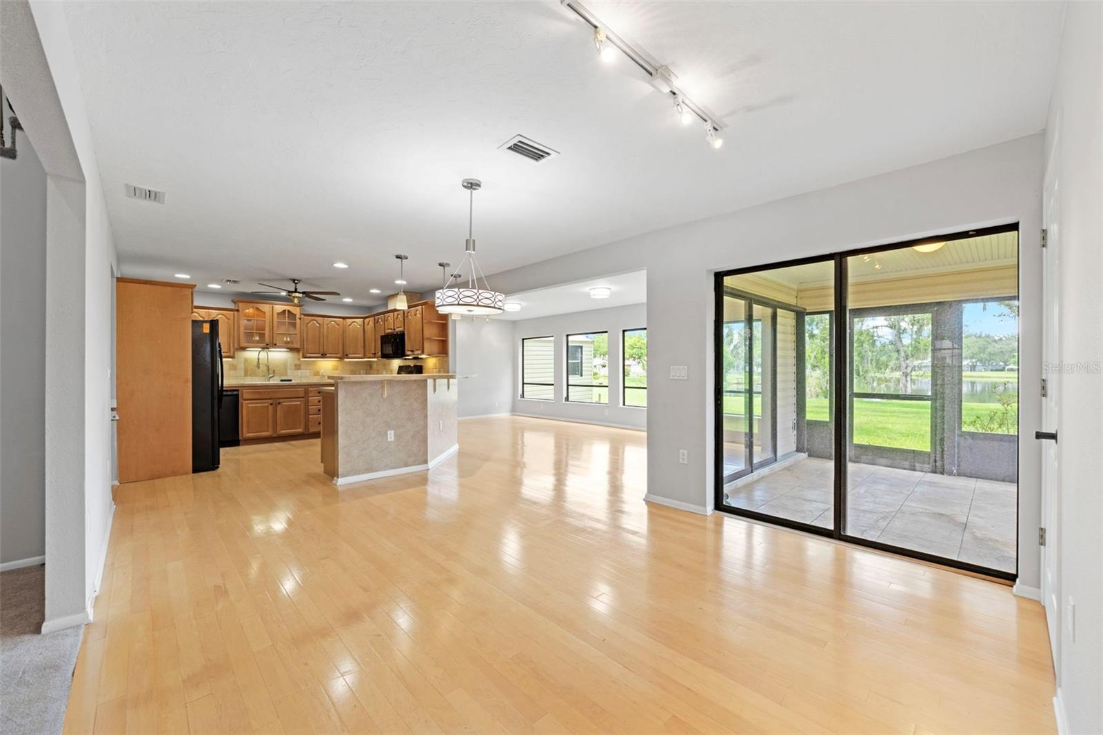 Image 8 of 56 For 8006 Oak Drive