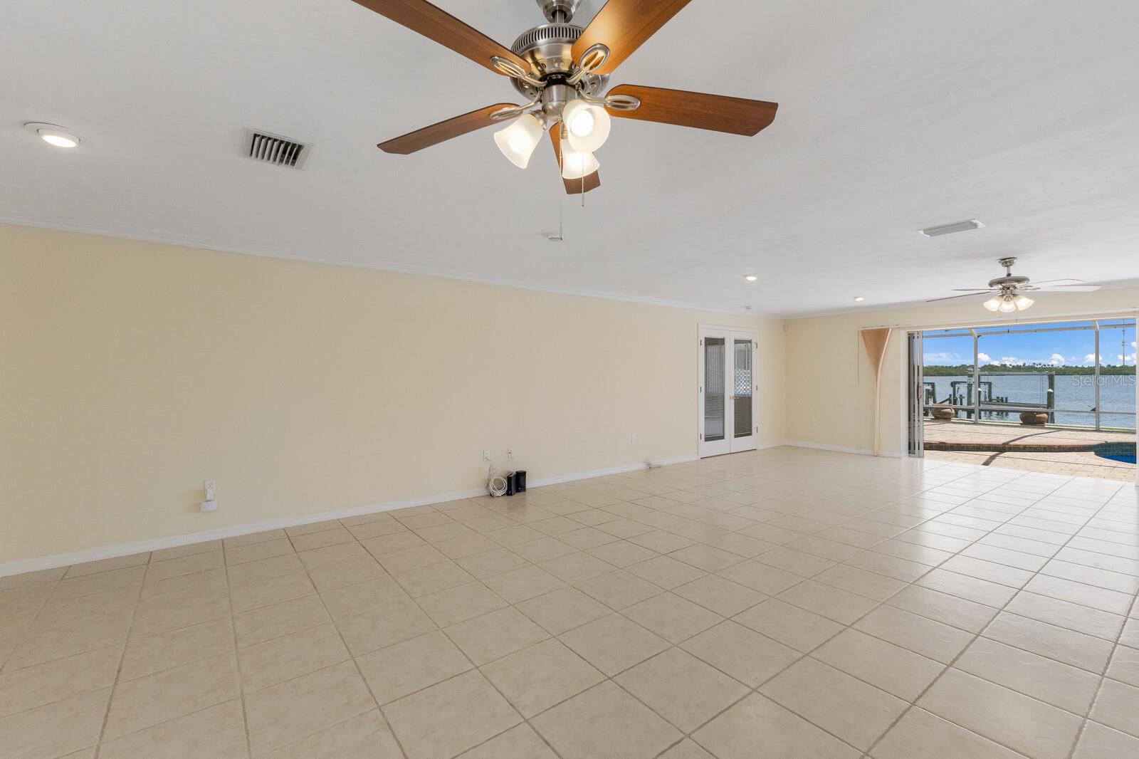 Image 12 of 49 For 811 Arlington Road