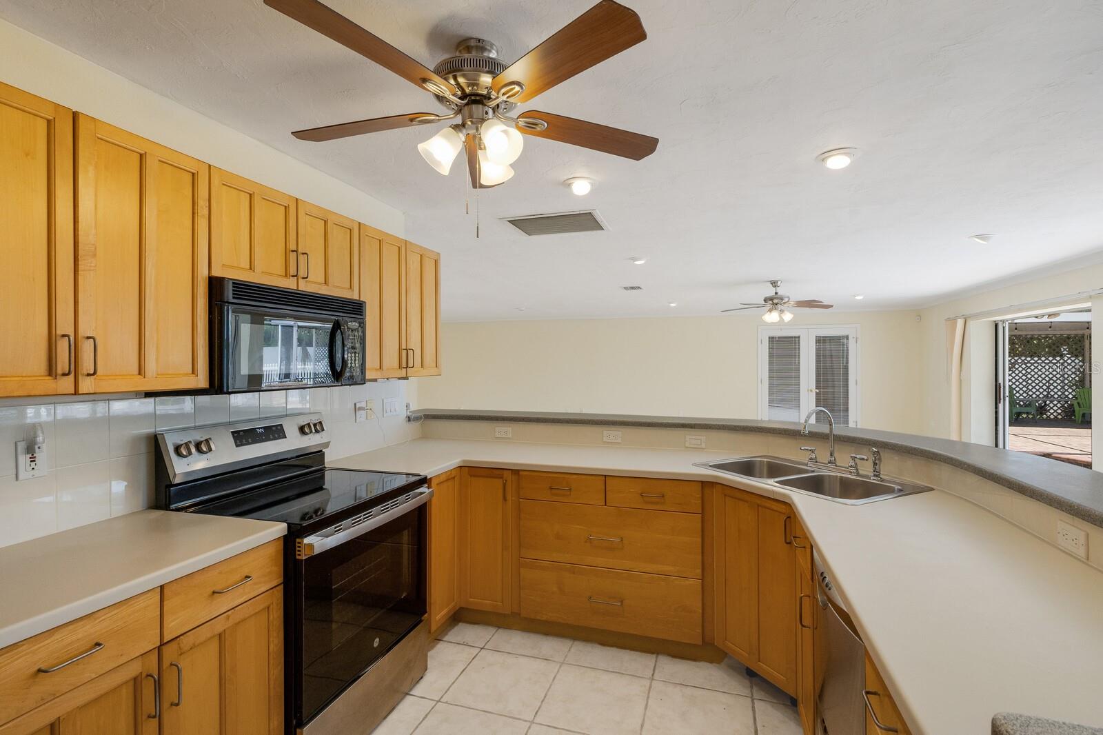 Image 18 of 49 For 811 Arlington Road