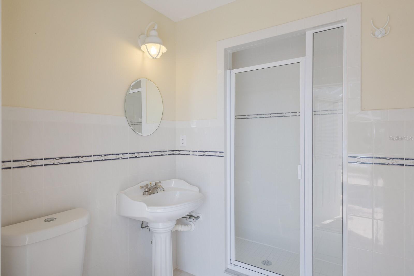 Image 22 of 49 For 811 Arlington Road
