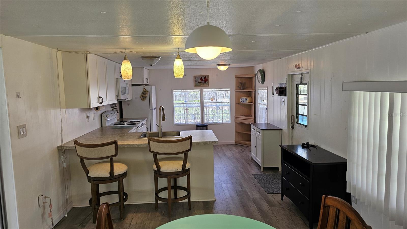 Image 11 of 28 For 1005 46th Avenue E