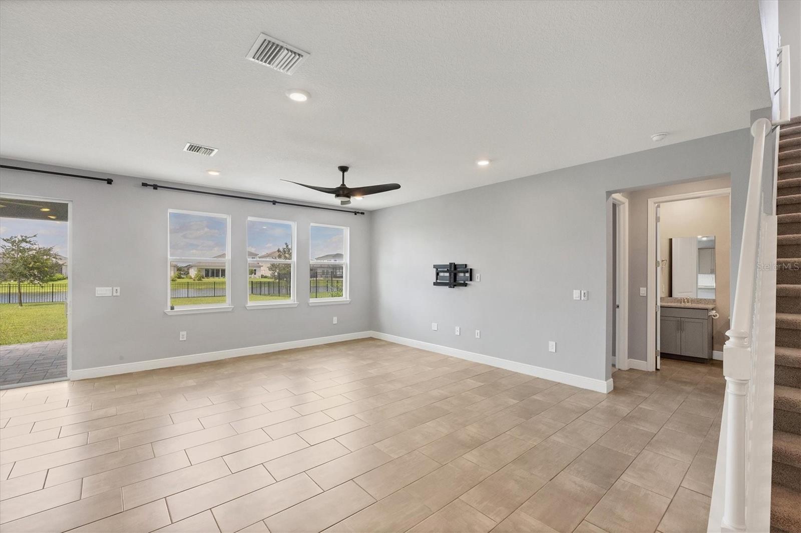 Image 11 of 62 For 17828 Gulf Ranch Place
