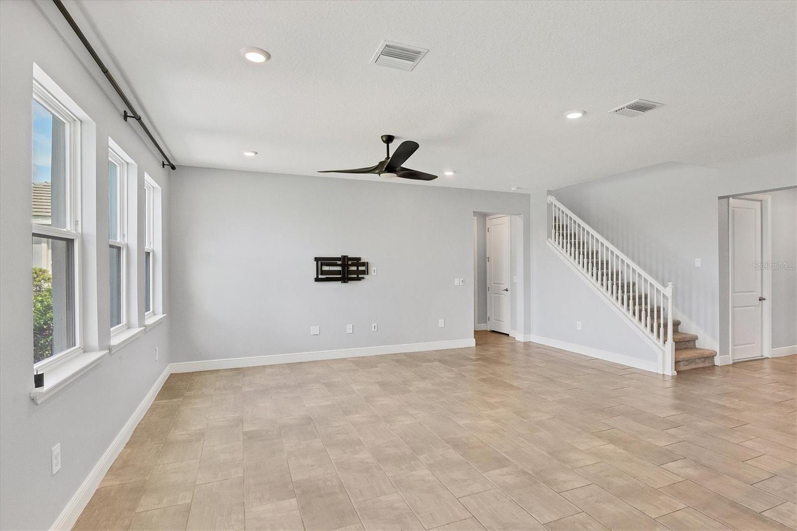 Image 12 of 62 For 17828 Gulf Ranch Place