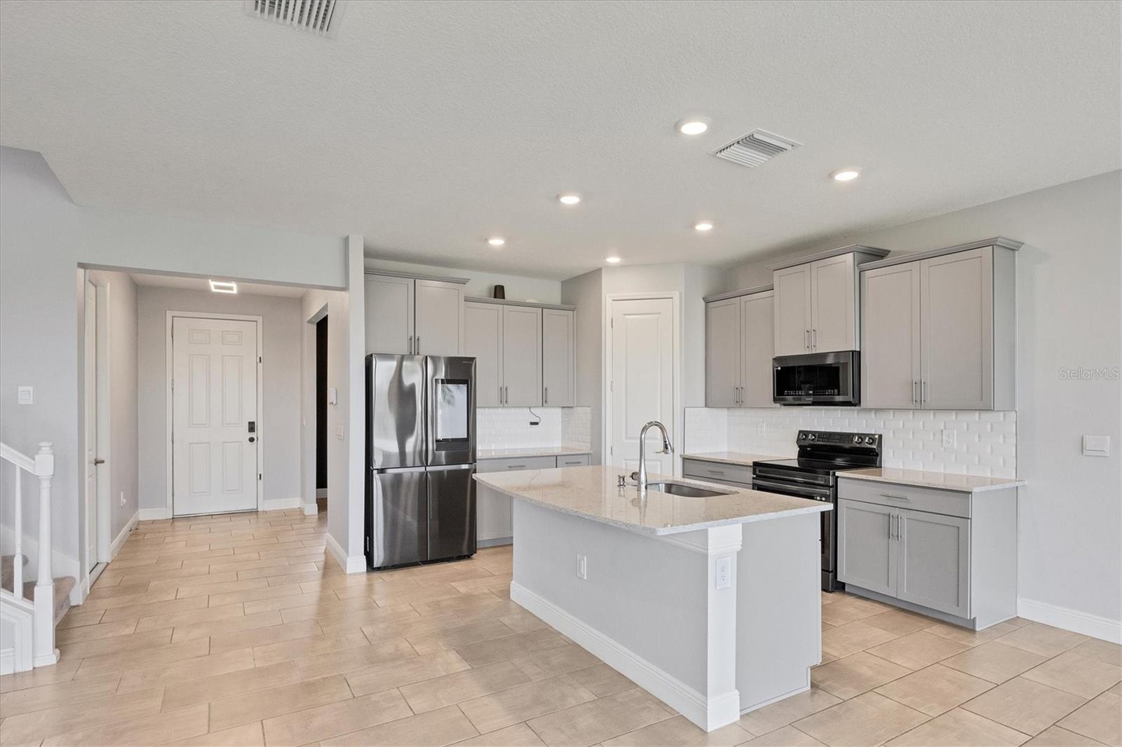 Image 4 of 62 For 17828 Gulf Ranch Place