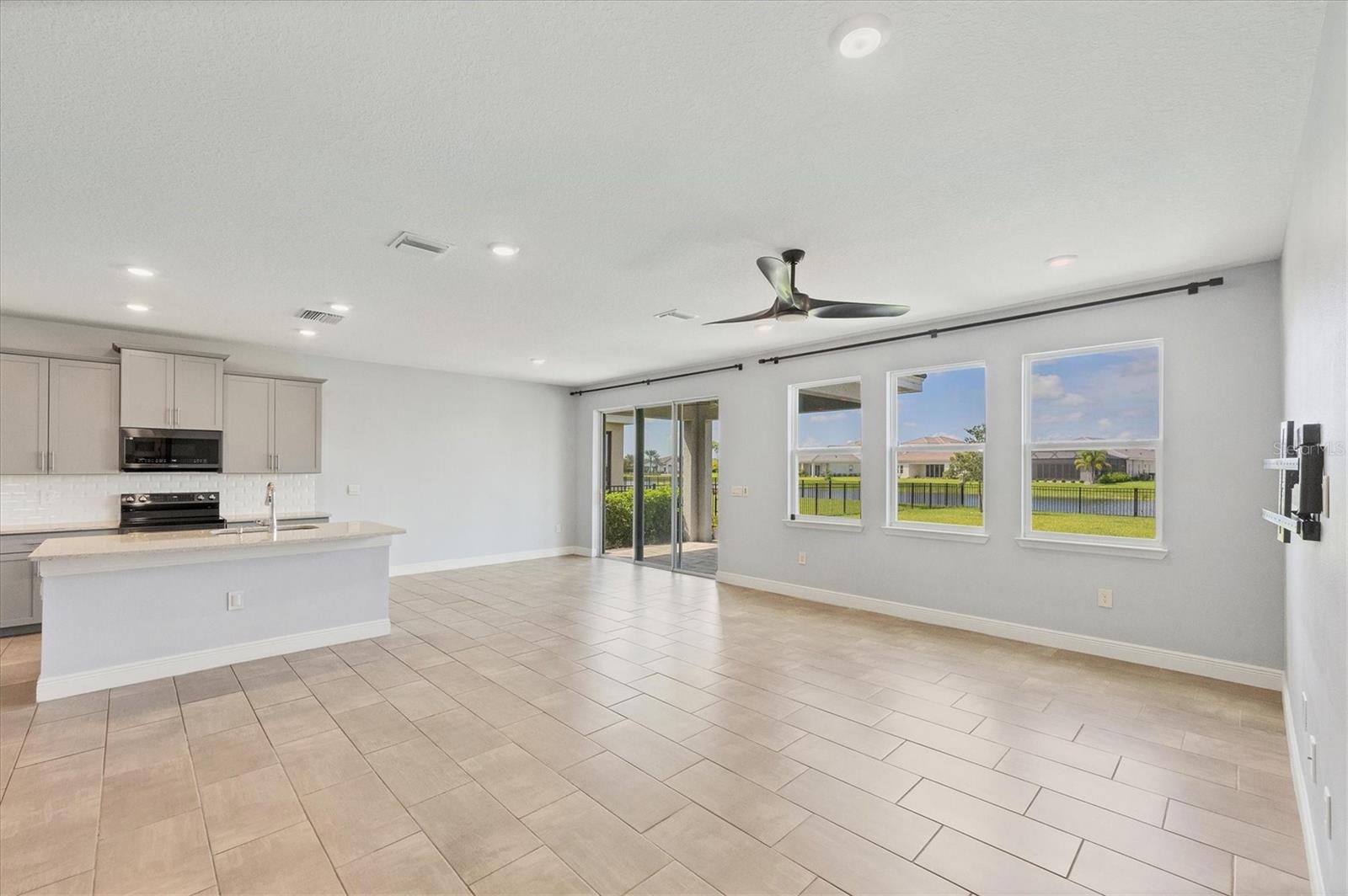 Image 8 of 62 For 17828 Gulf Ranch Place