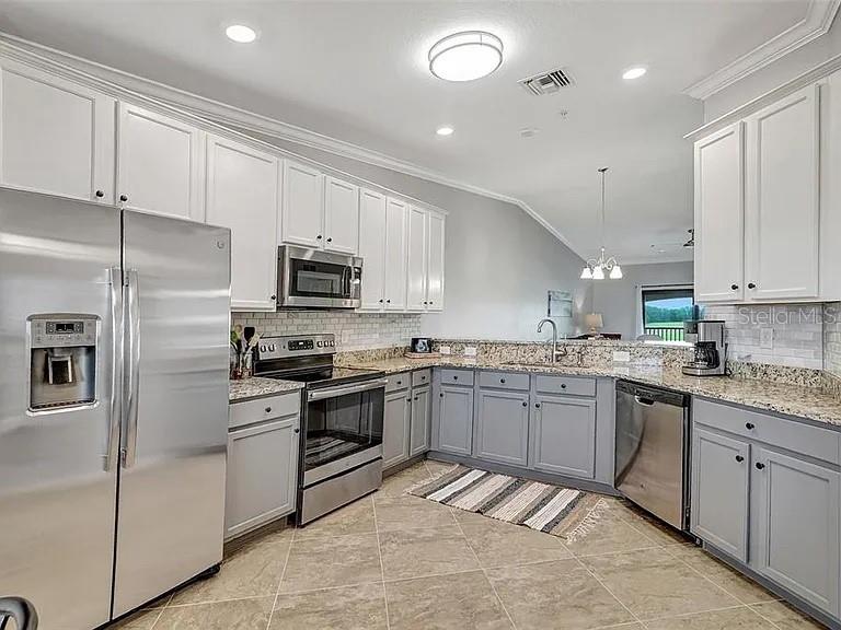 Image 3 of 10 For 5577 Palmer Circle 206