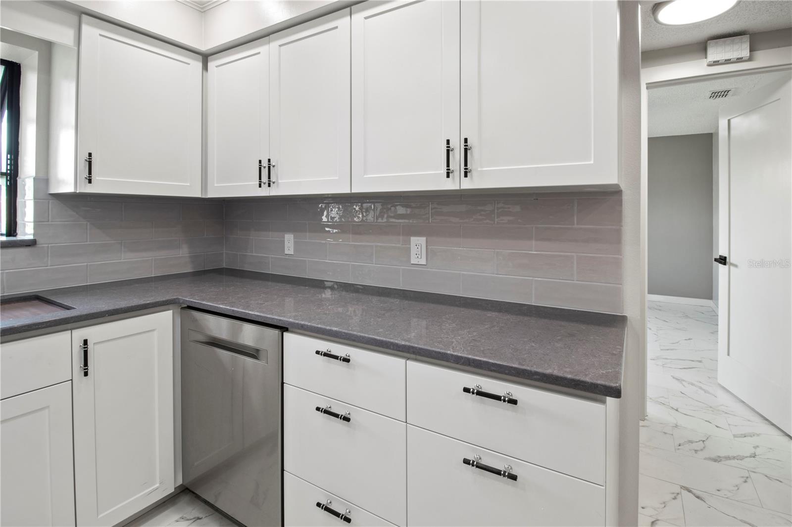 Image 7 of 56 For 6135 Heritage Lane 6135