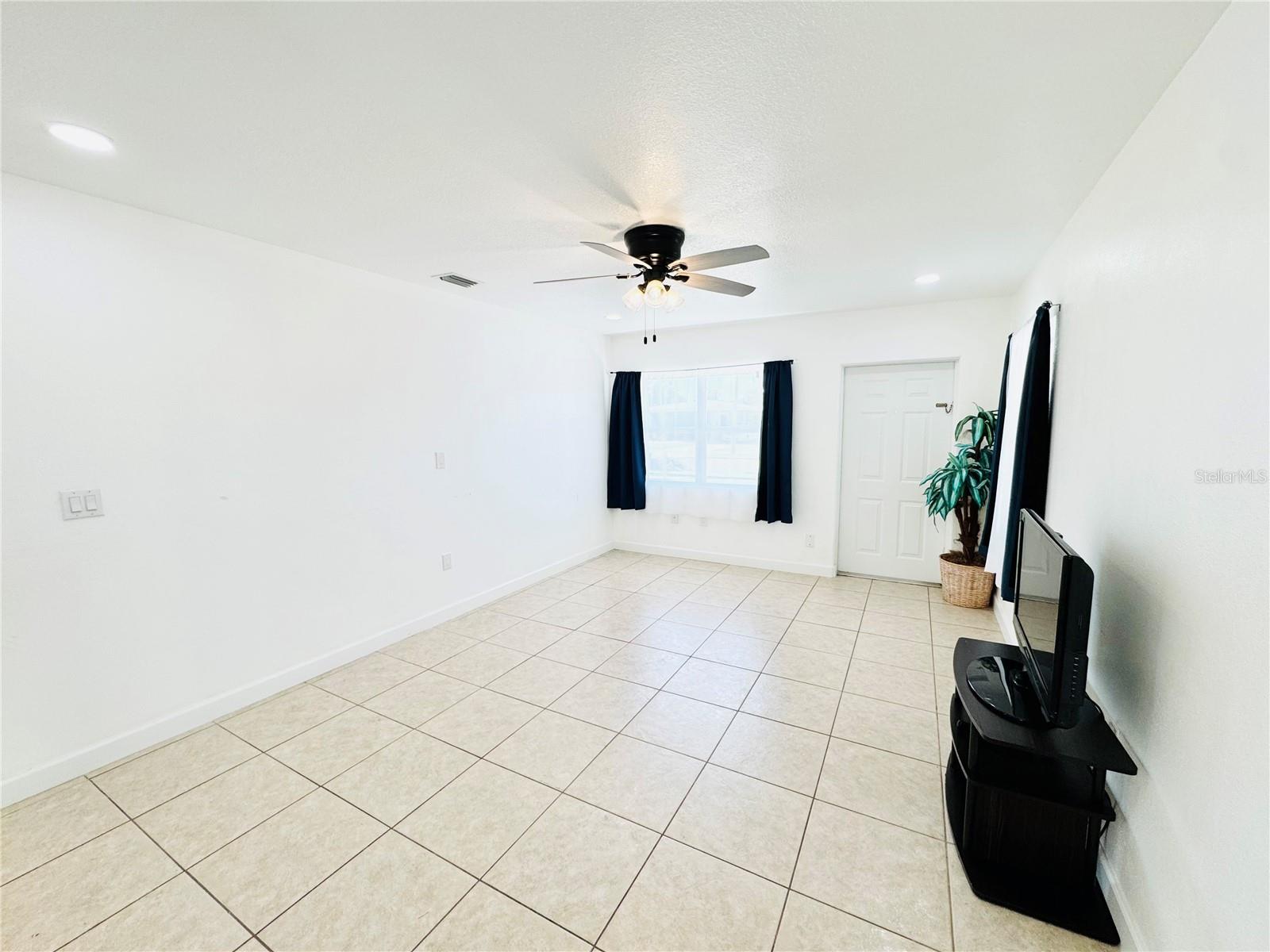 Image 10 of 35 For 514 24th Avenue W