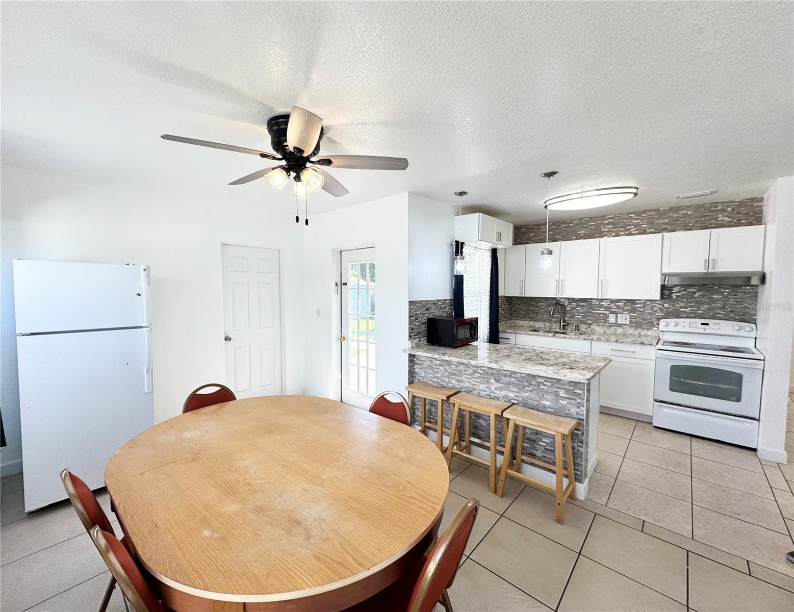 Image 15 of 35 For 514 24th Avenue W