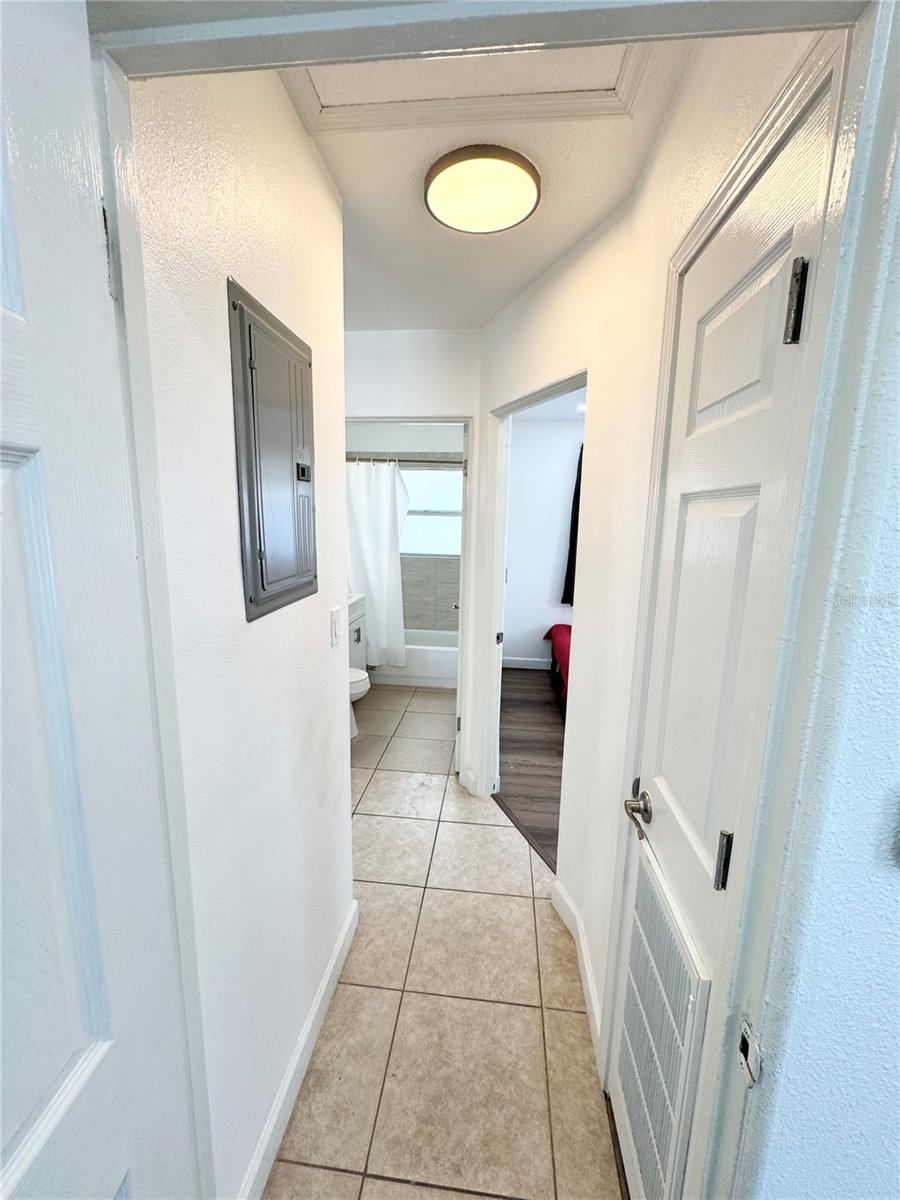 Image 21 of 35 For 514 24th Avenue W