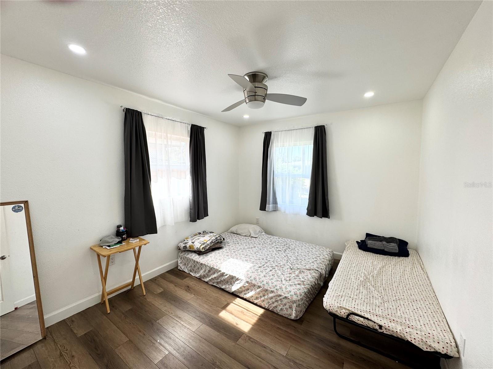 Image 22 of 35 For 514 24th Avenue W