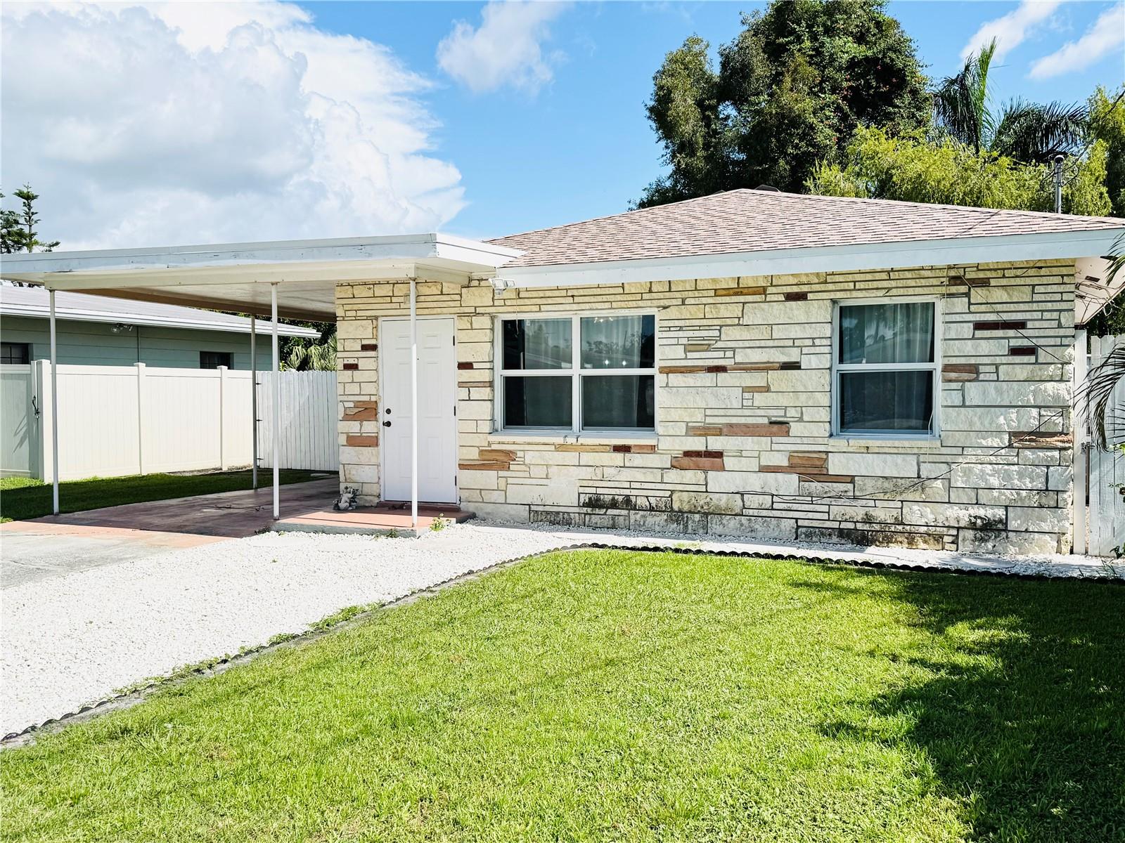 Image 3 of 35 For 514 24th Avenue W