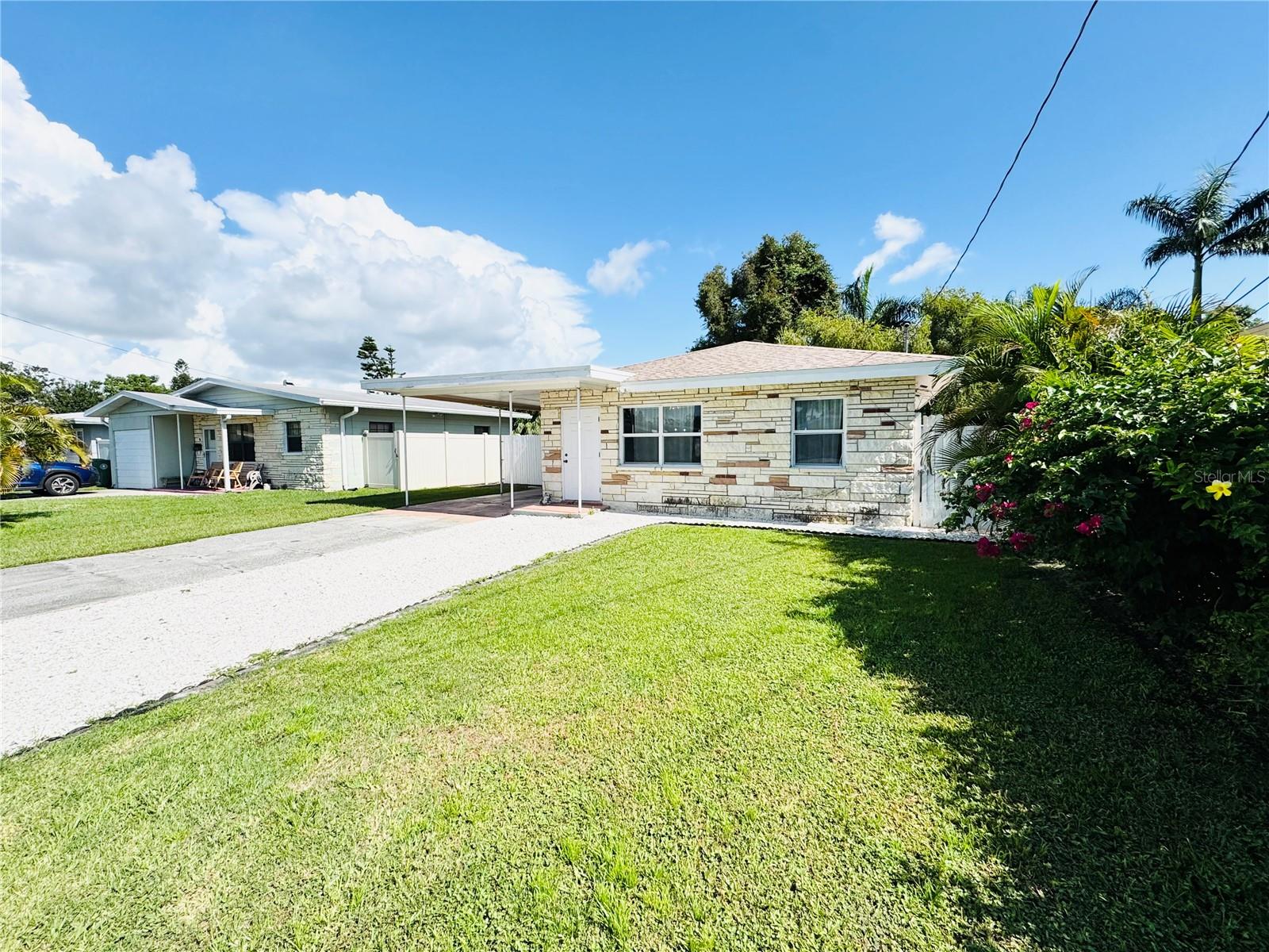 Image 4 of 35 For 514 24th Avenue W