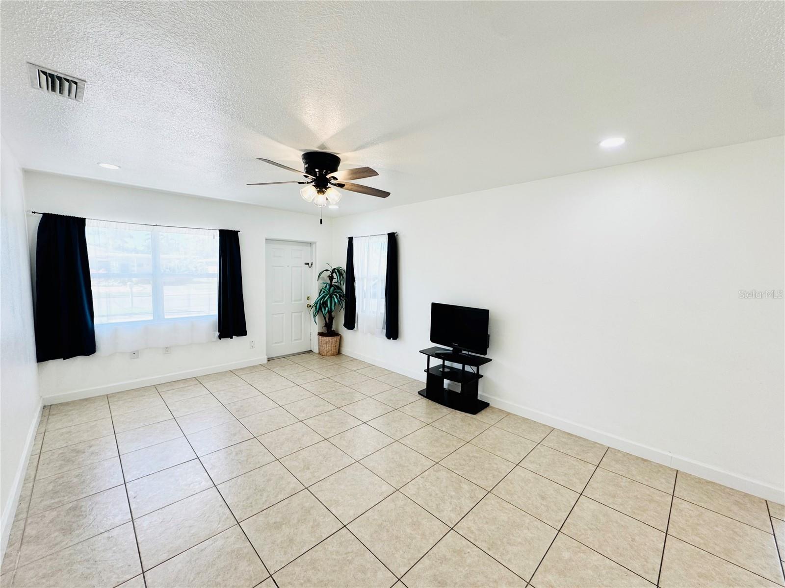 Image 8 of 35 For 514 24th Avenue W