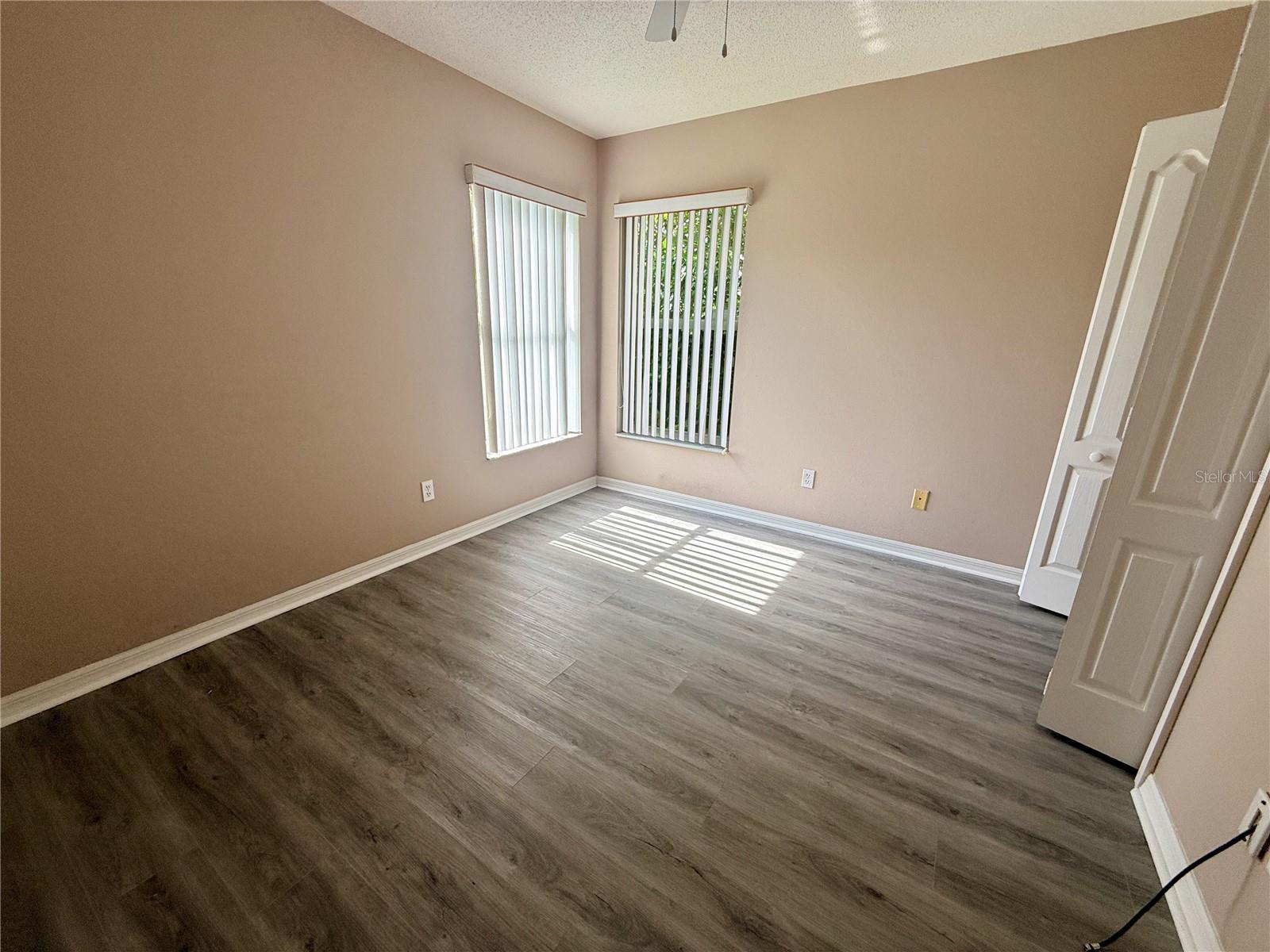 Image 14 of 53 For 1203 50th Street E