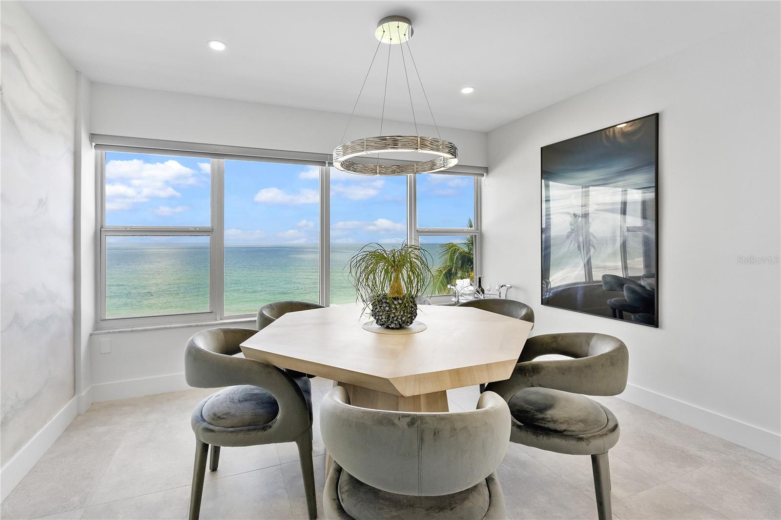Image 11 of 28 For 601 Longboat Club Road 404s