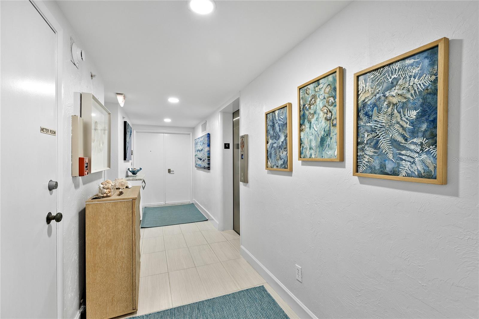 Image 15 of 28 For 601 Longboat Club Road 404s