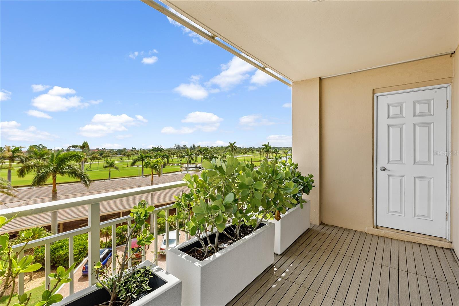 Image 22 of 28 For 601 Longboat Club Road 404s