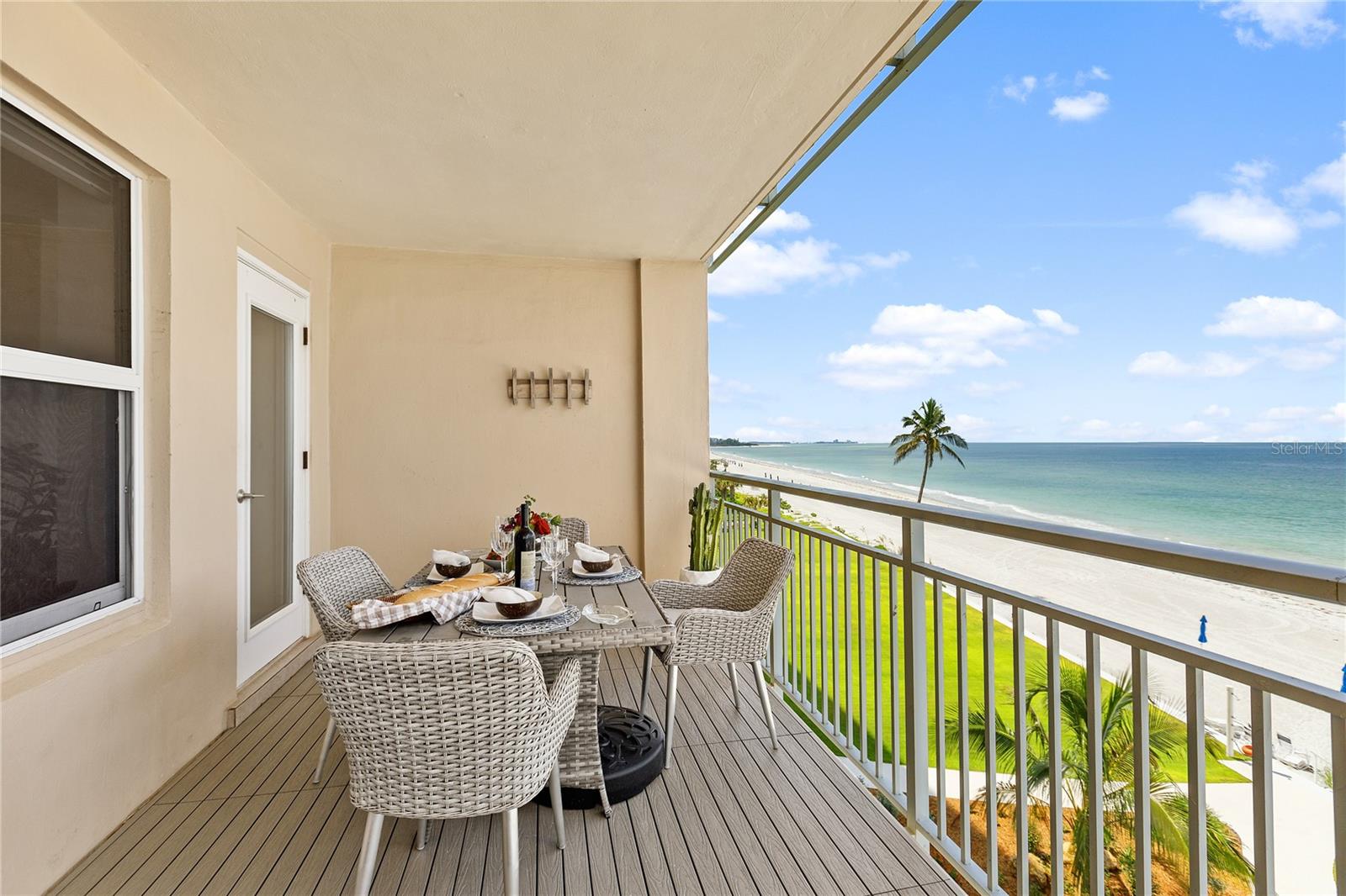 Image 25 of 28 For 601 Longboat Club Road 404s