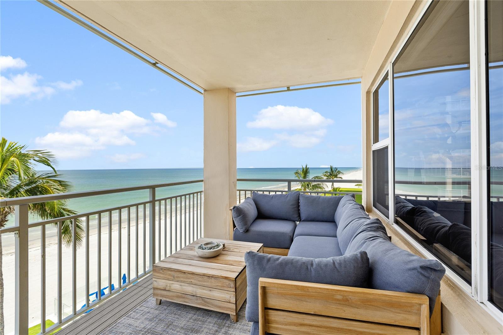 Image 26 of 28 For 601 Longboat Club Road 404s