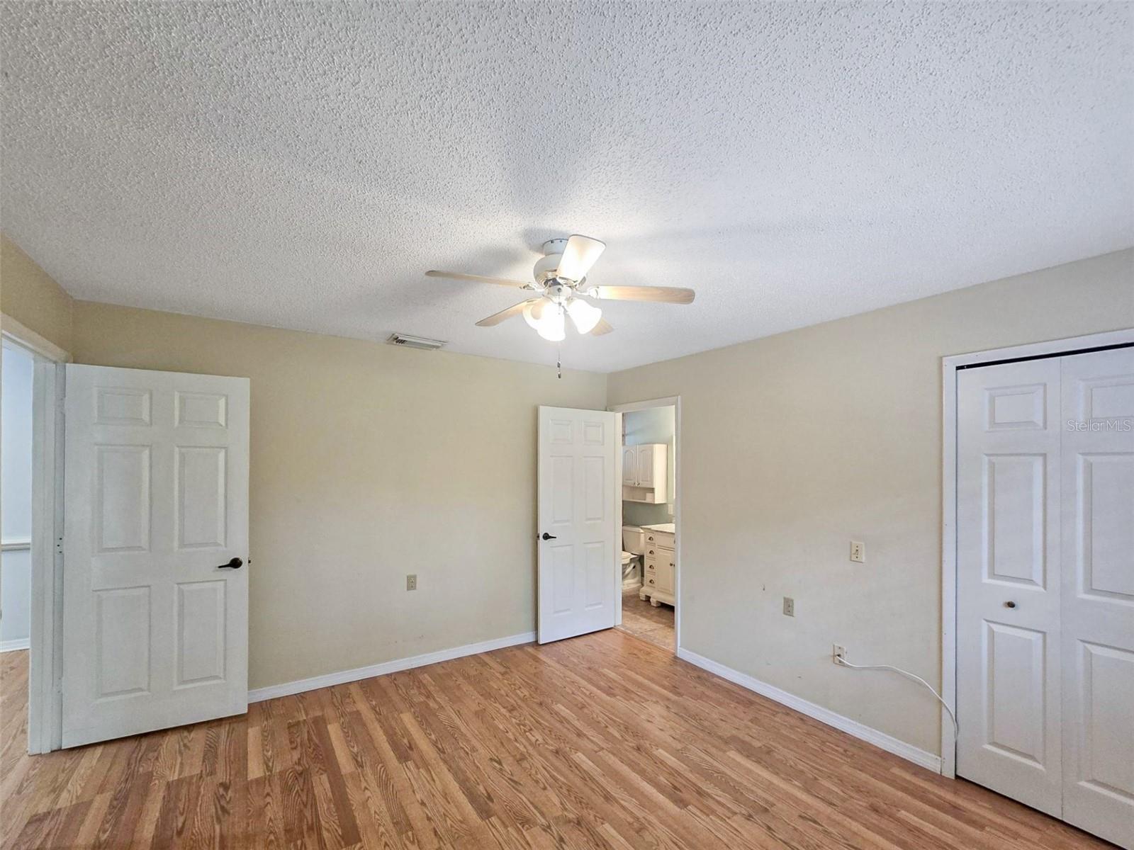 Image 7 of 16 For 6107 Evergreen Circle 10b