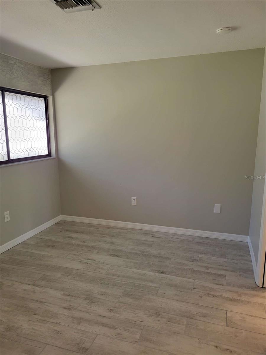 Image 17 of 28 For 3553 Longmeadow  27