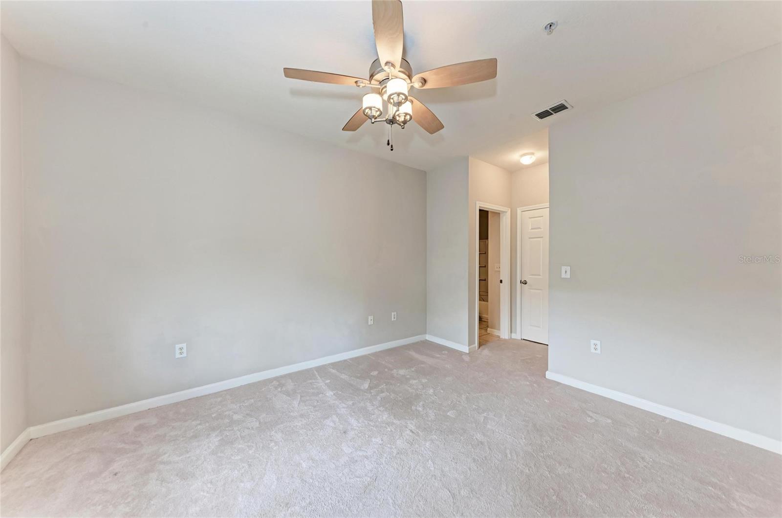 Image 21 of 36 For 4802 51st Street W 1122