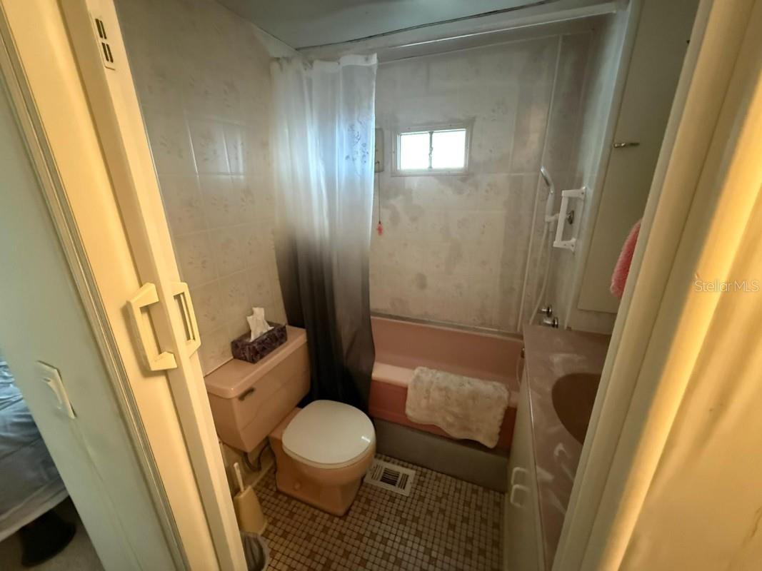 Image 4 of 21 For 411 51st Avenue Terrace W