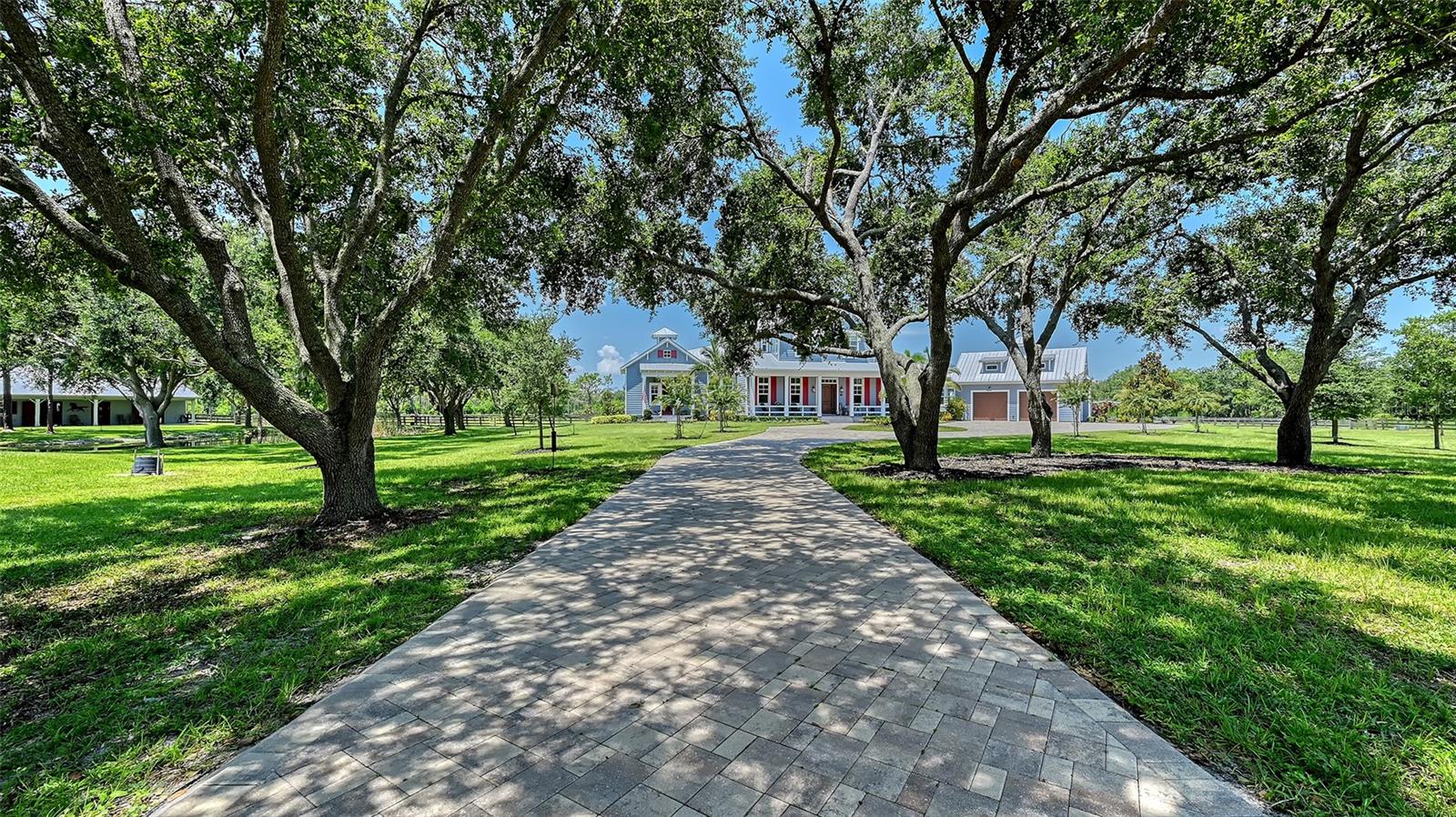 Listing photo id 8 for 6910 211th Street E