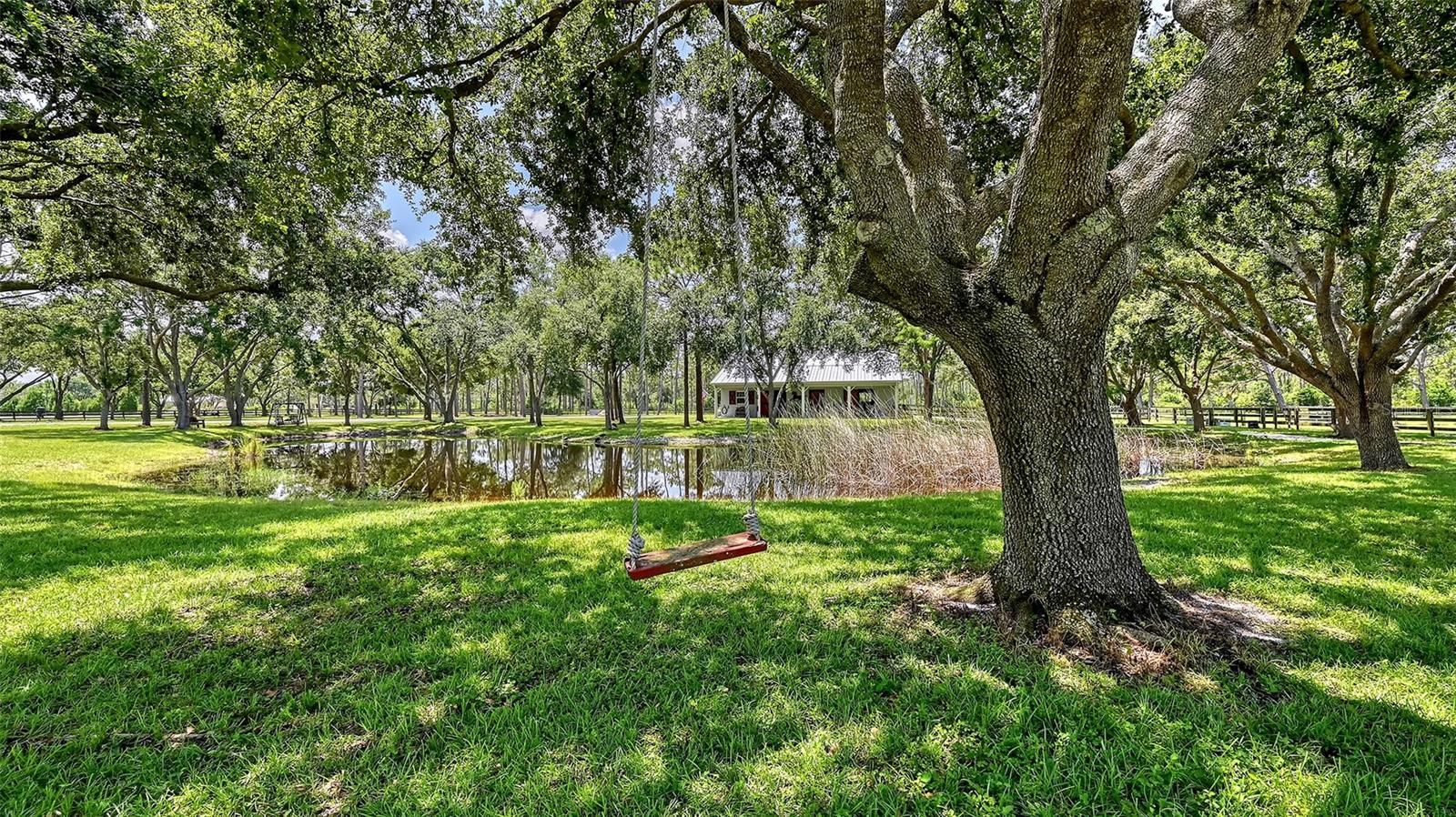 Listing photo id 9 for 6910 211th Street E