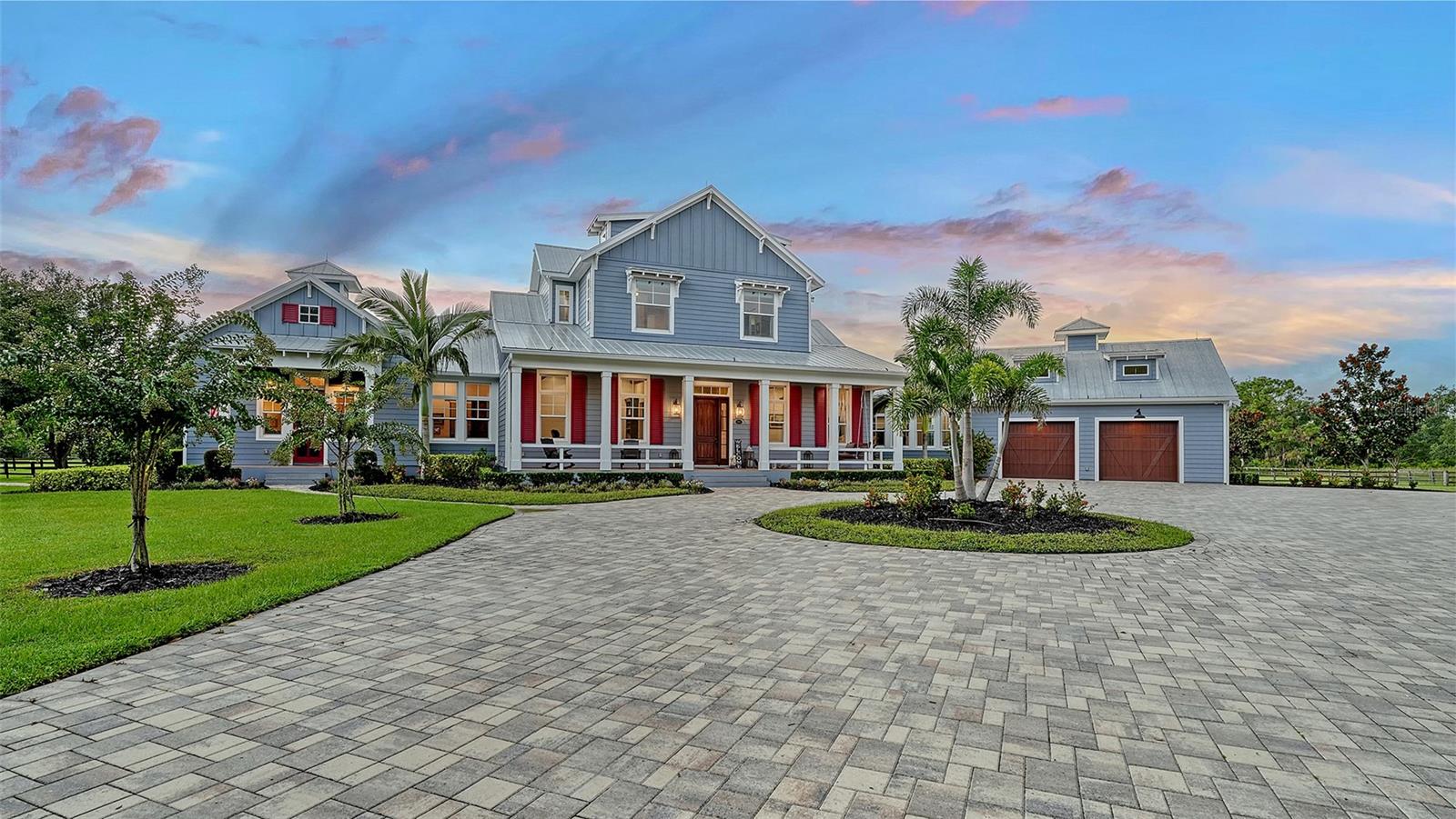 Listing photo id 0 for 6910 211th Street E
