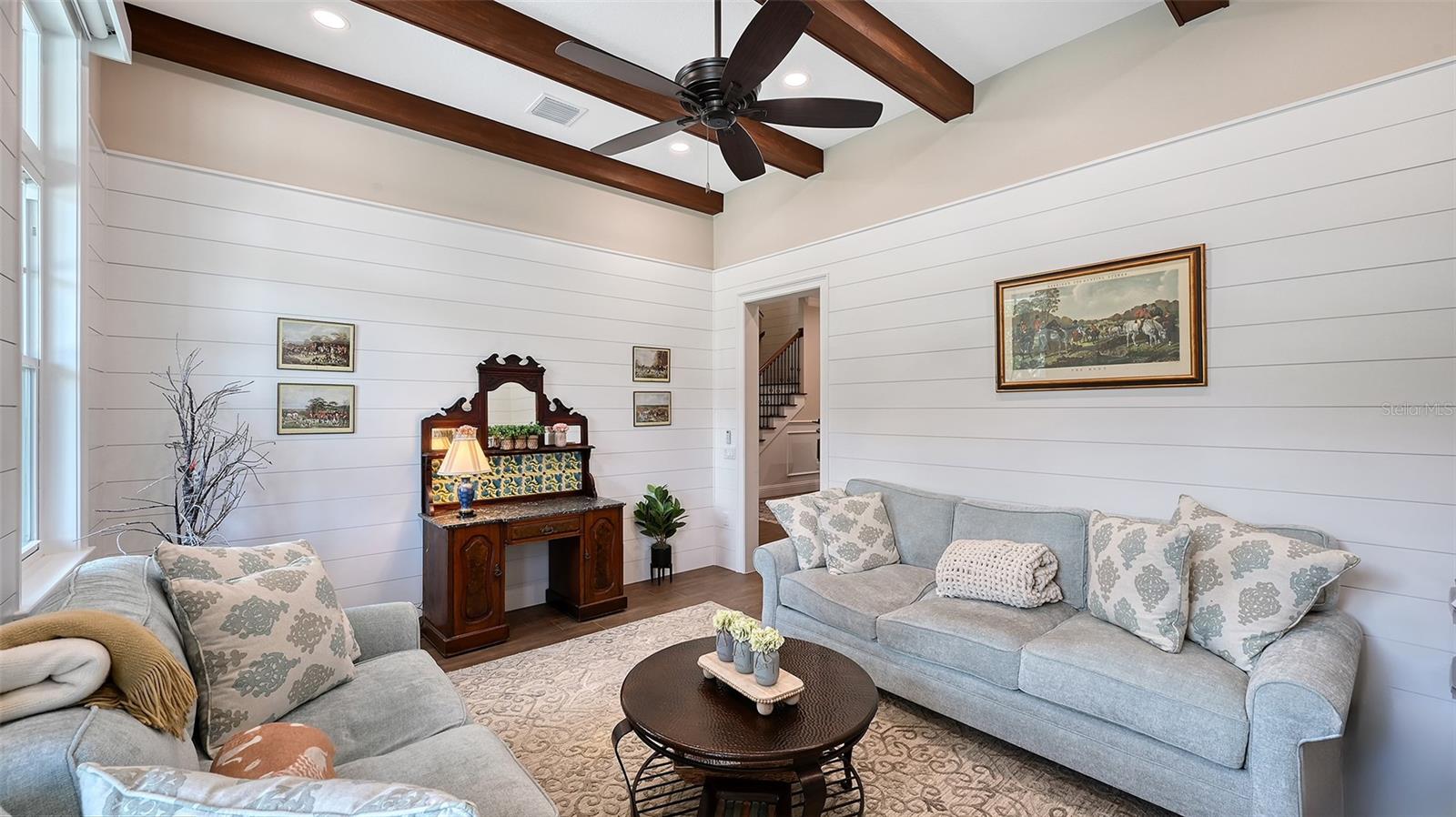 Listing photo id 22 for 6910 211th Street E