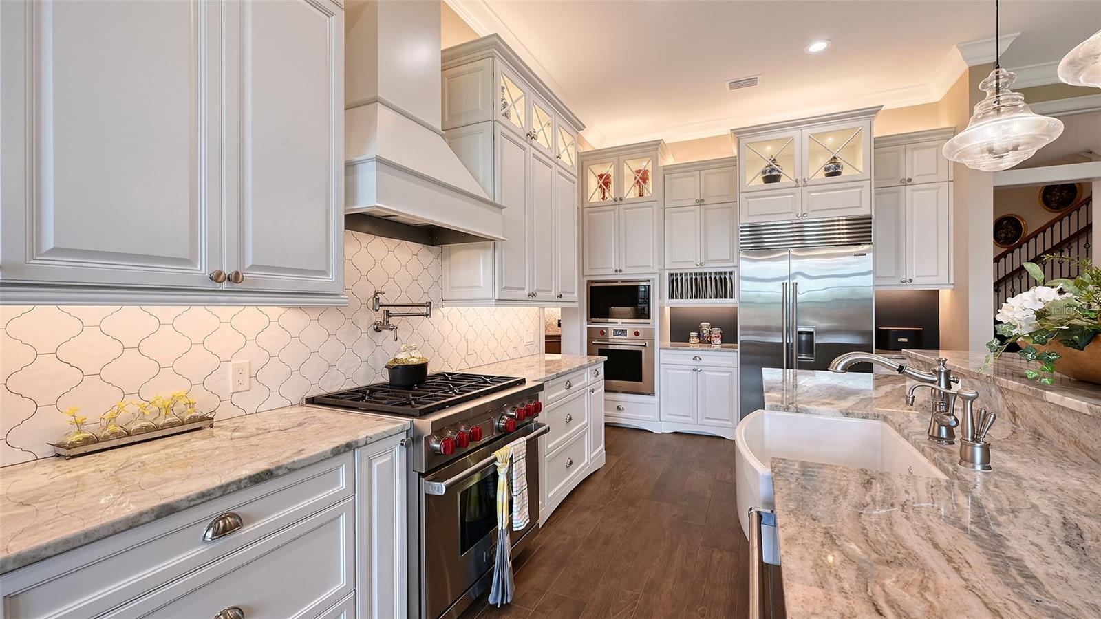 Listing photo id 28 for 6910 211th Street E