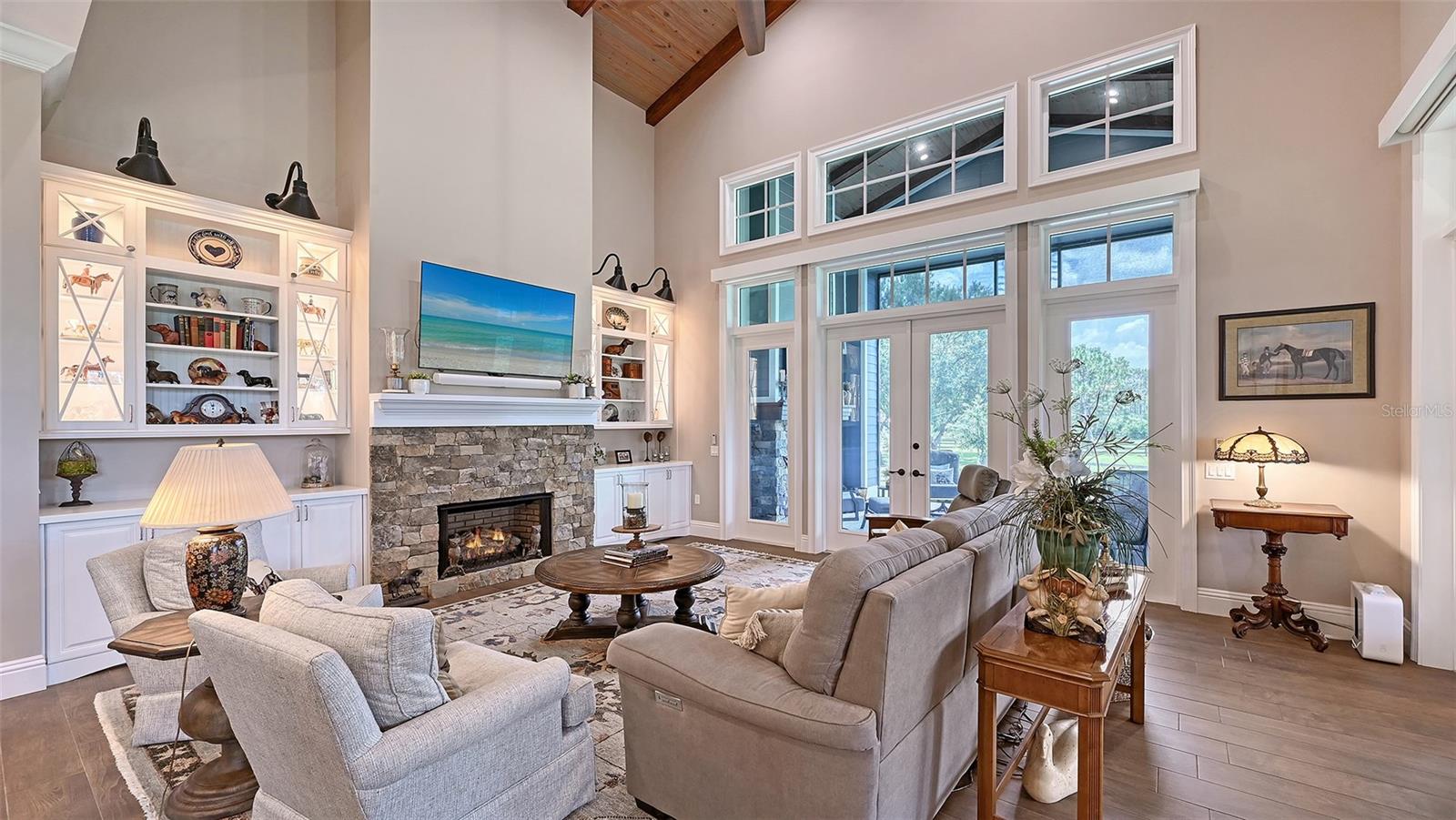 Listing photo id 37 for 6910 211th Street E