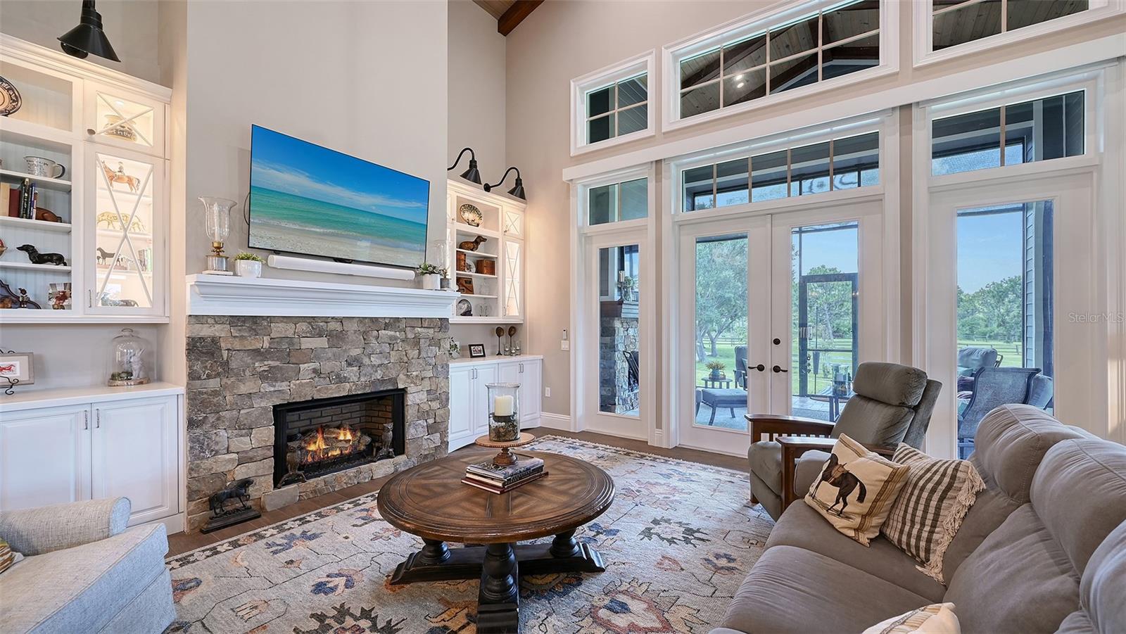 Listing photo id 38 for 6910 211th Street E
